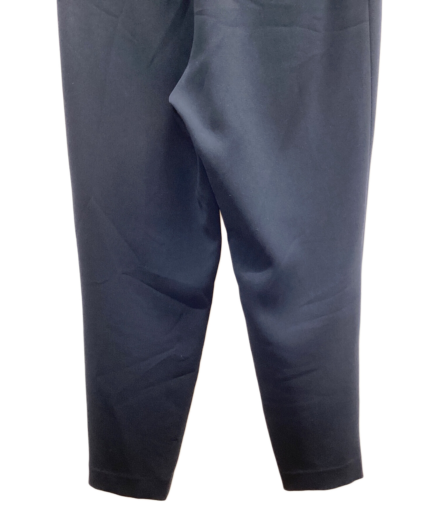中古・古着通販】SOEJU (ソージュ) タックパンツ ネイビー サイズ:M