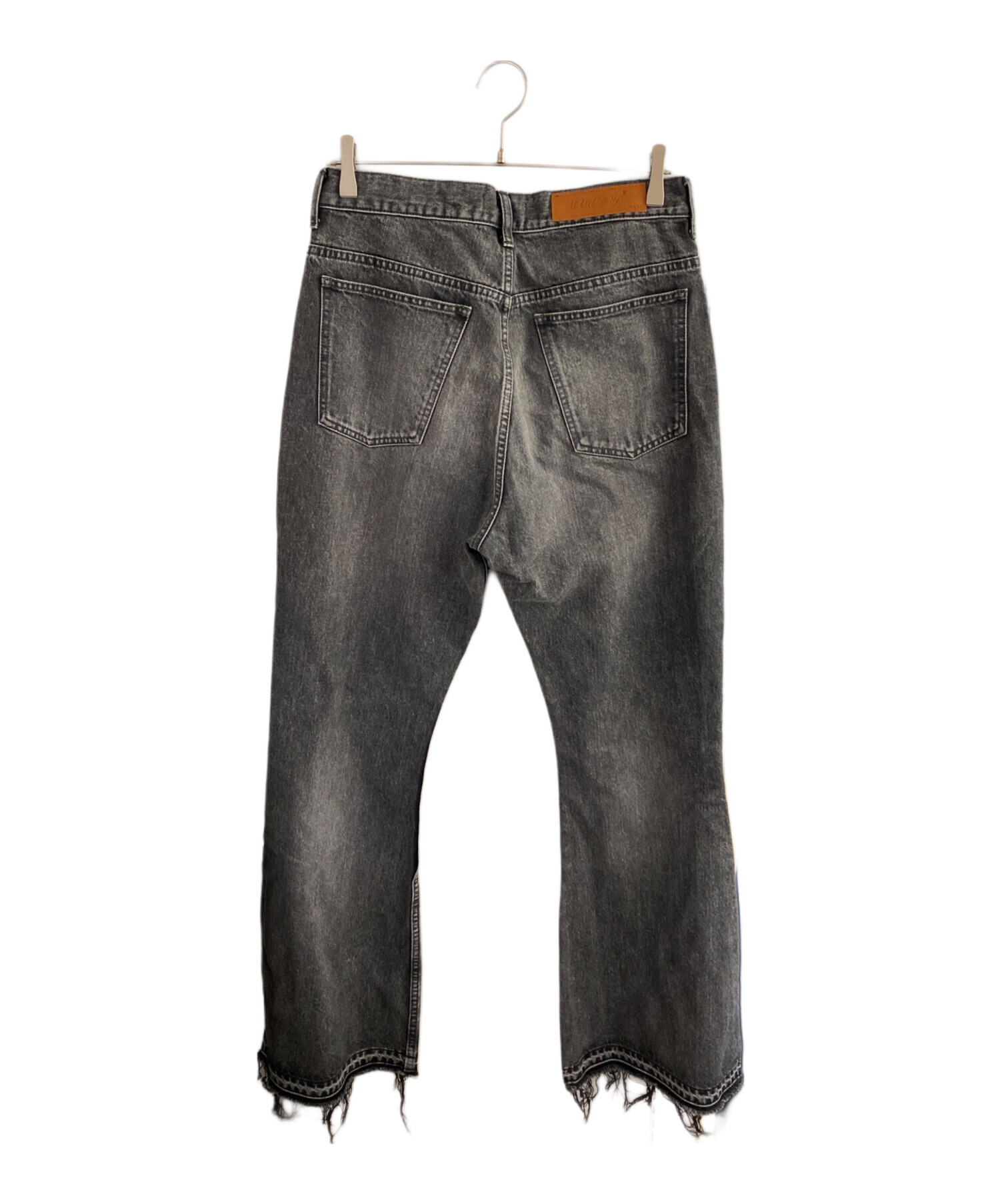 中古・古着通販】masu (エムエーエスユー) EMBLEM BELL-BOTTOM JEANS 