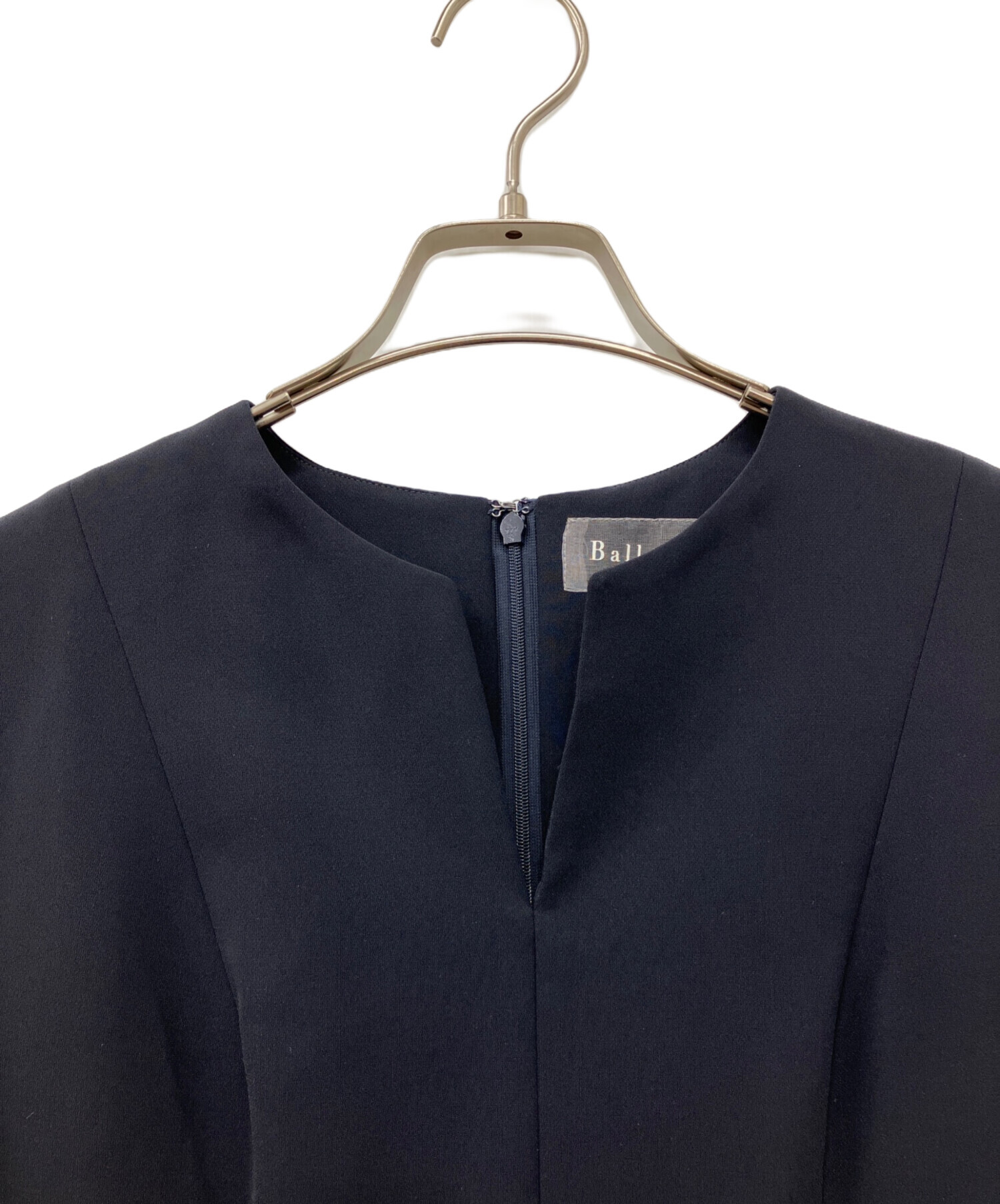 【新品タグ付き】Ballsey ネイビーワンピース　34サイズ Ballsey ストレッチタフタ ボックスタックワンピース 34 ネイビー新品