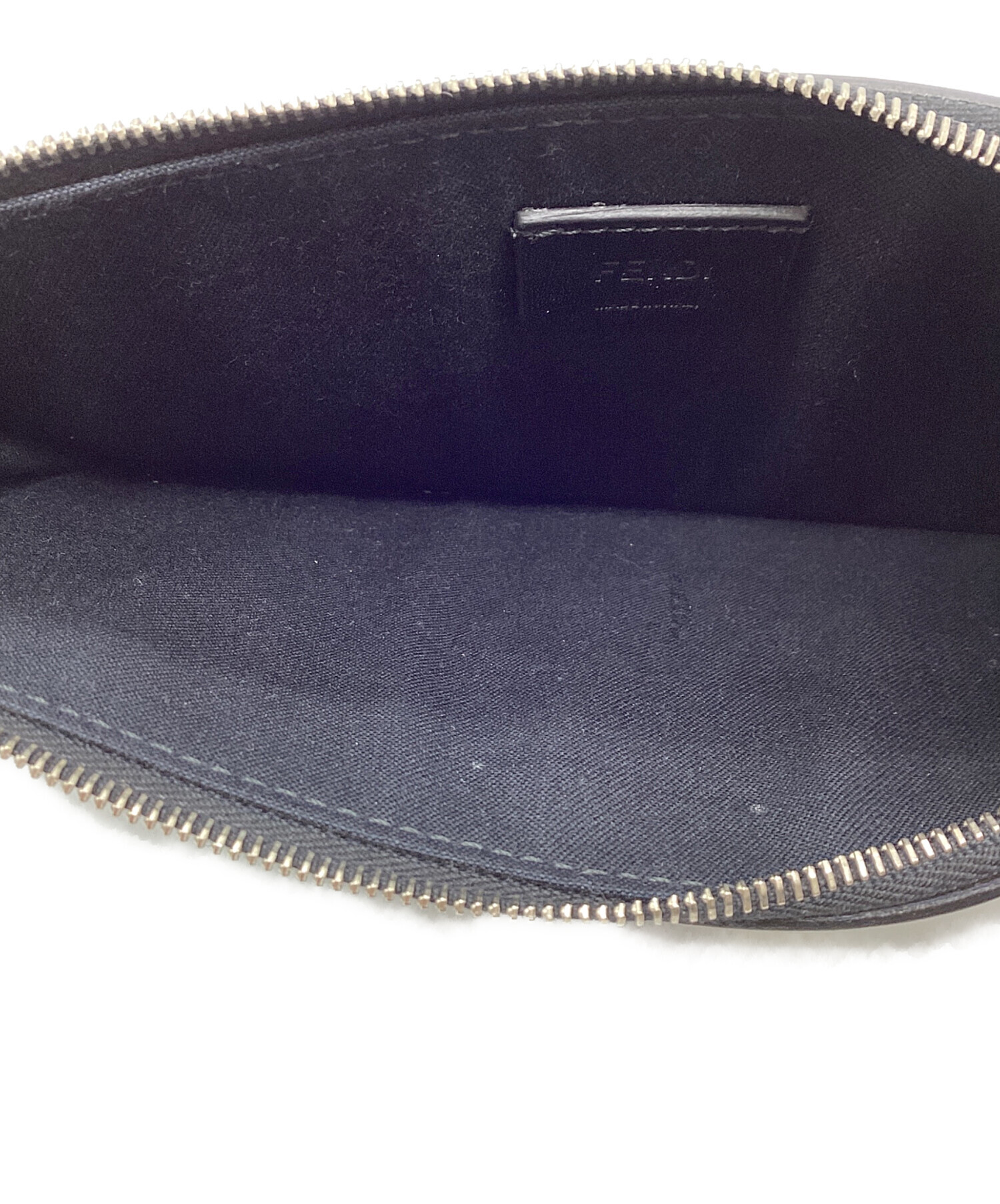 中古・古着通販】FENDI (フェンディ) ストラップ付フラットポーチ