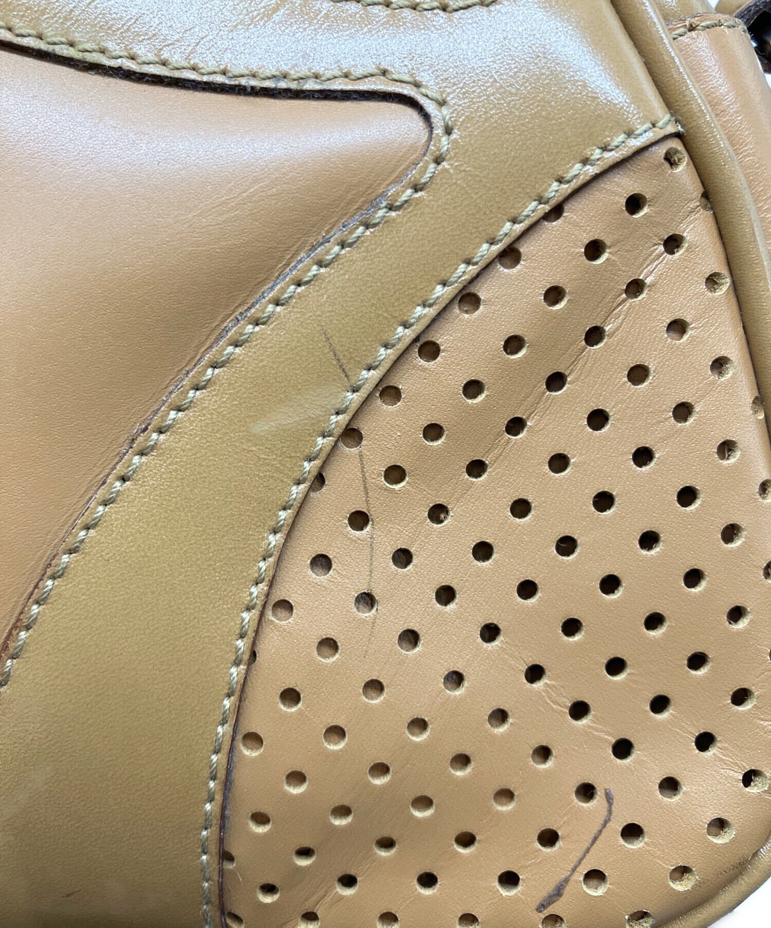 中古・古着通販】PRADA (プラダ) パンチングレザーショルダーバッグ