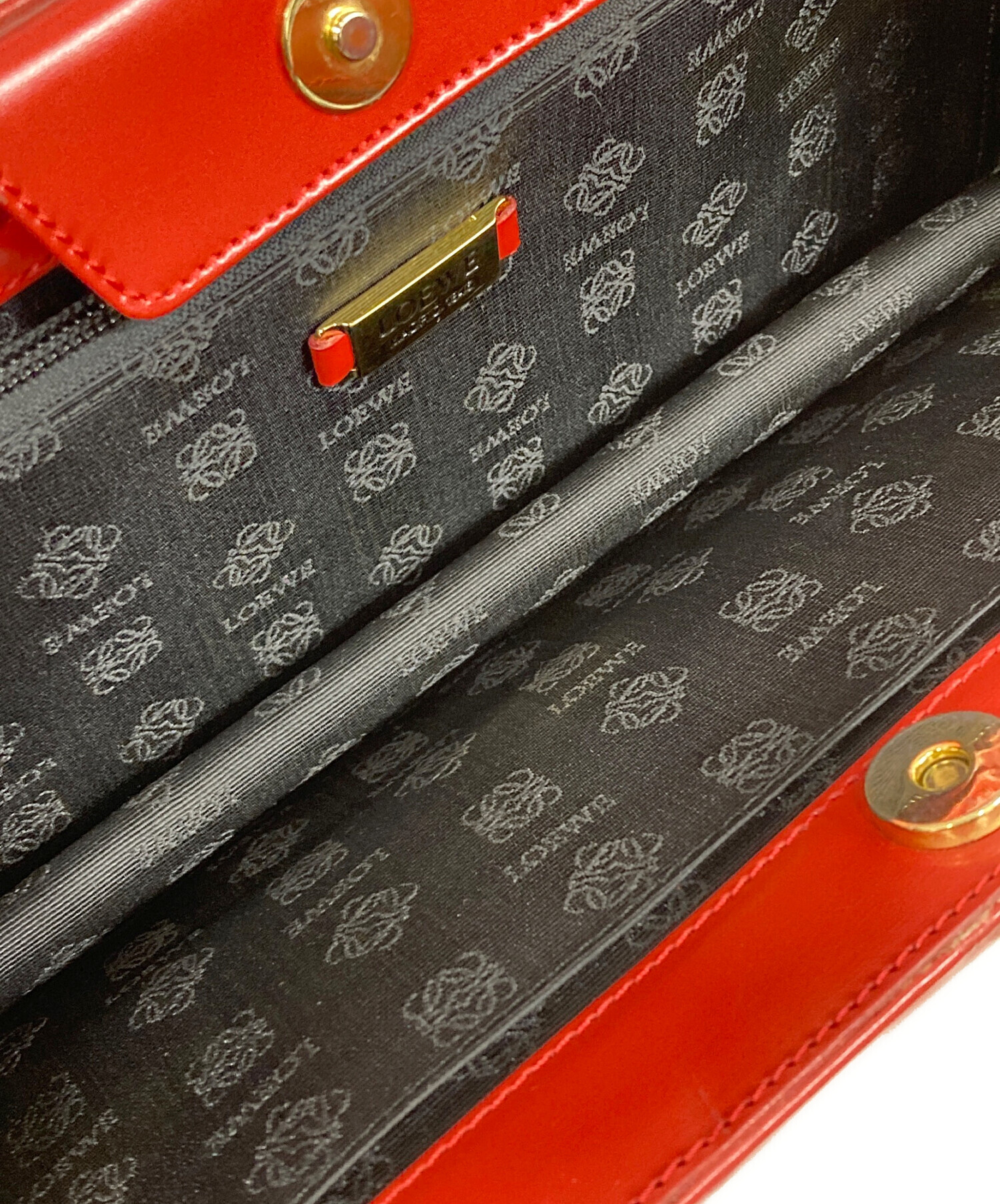 中古・古着通販】LOEWE (ロエベ) ハンドバッグ レッド｜ブランド・古着