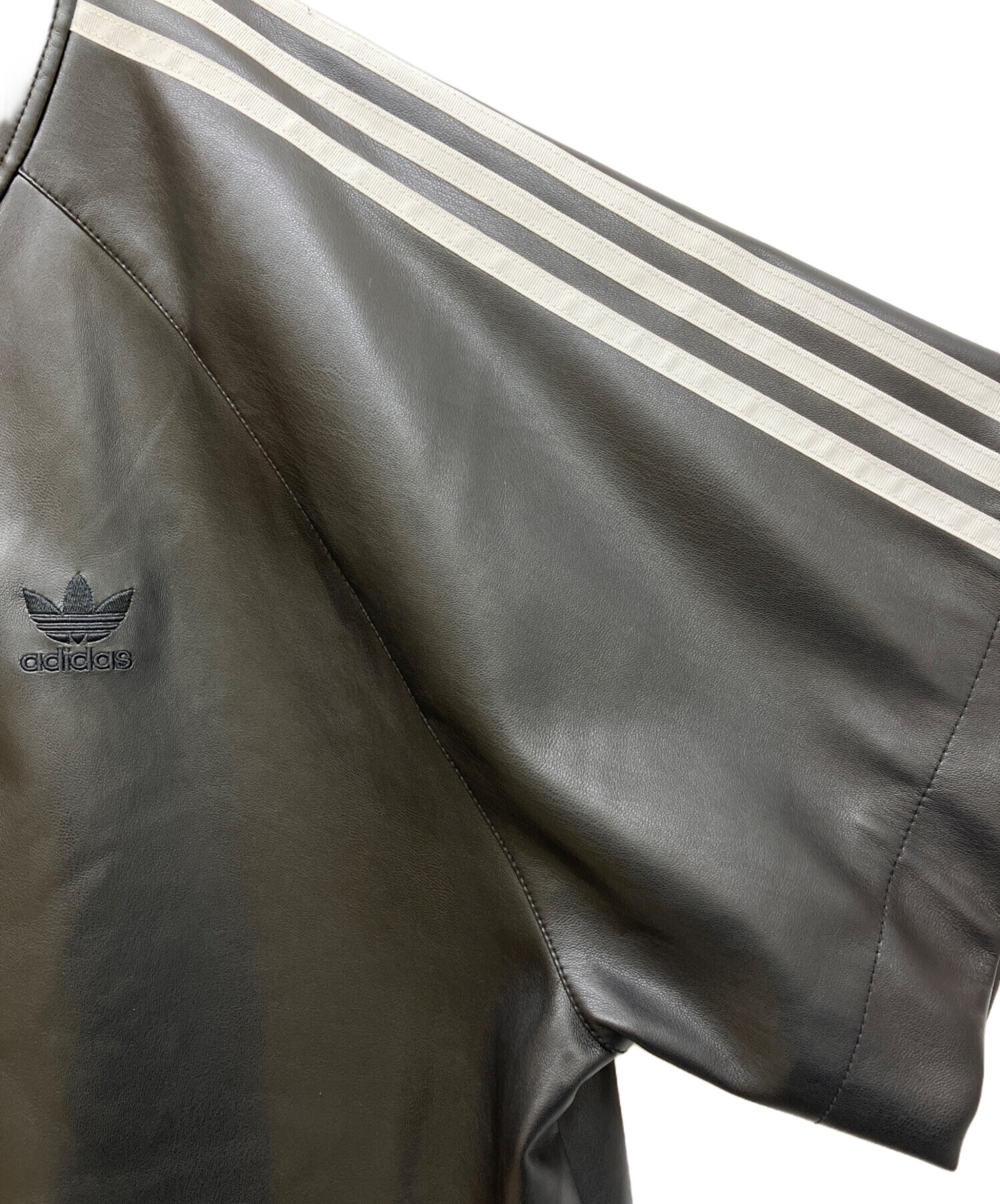中古・古着通販】adidas (アディダス) フェイクレザー アディカラー