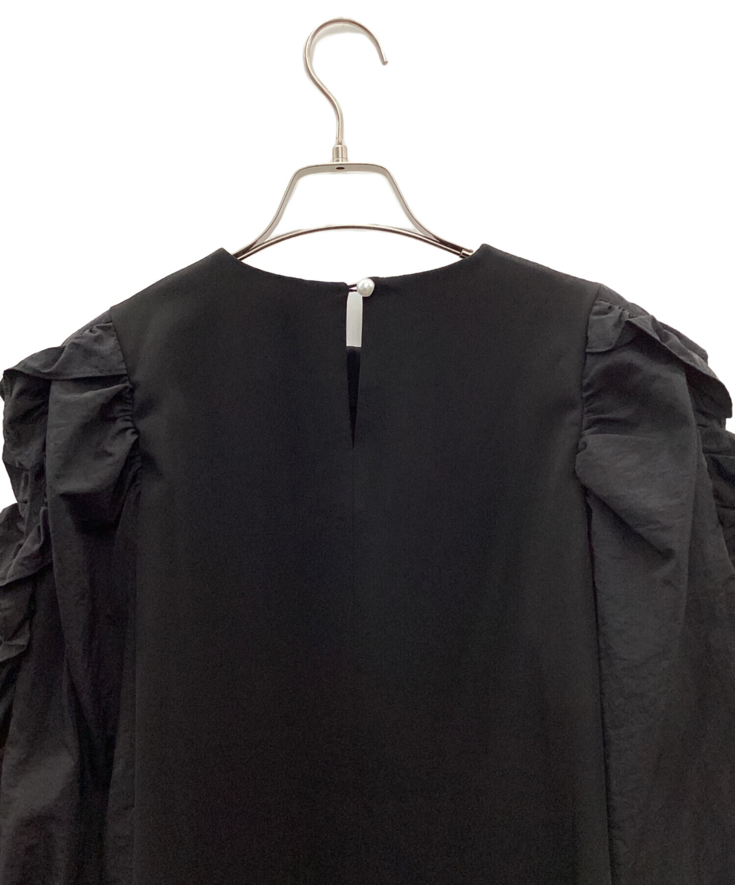 中古・古着通販】THREE SQUARE (スリースクエア) フリルスリーブ