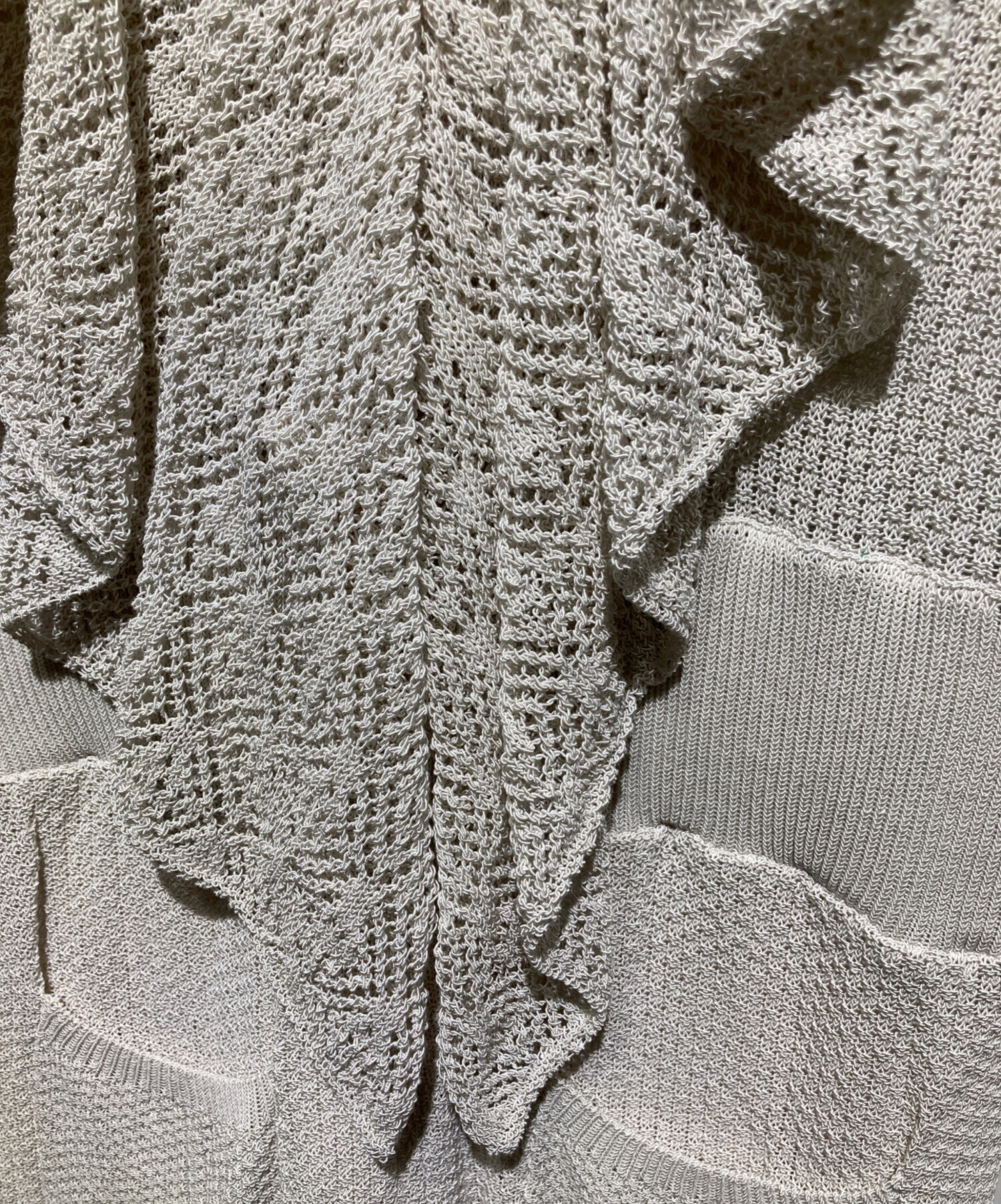 中古・古着通販】AMERI (アメリ) MEDI RUFFLE KNIT ROMPERS アイボリー