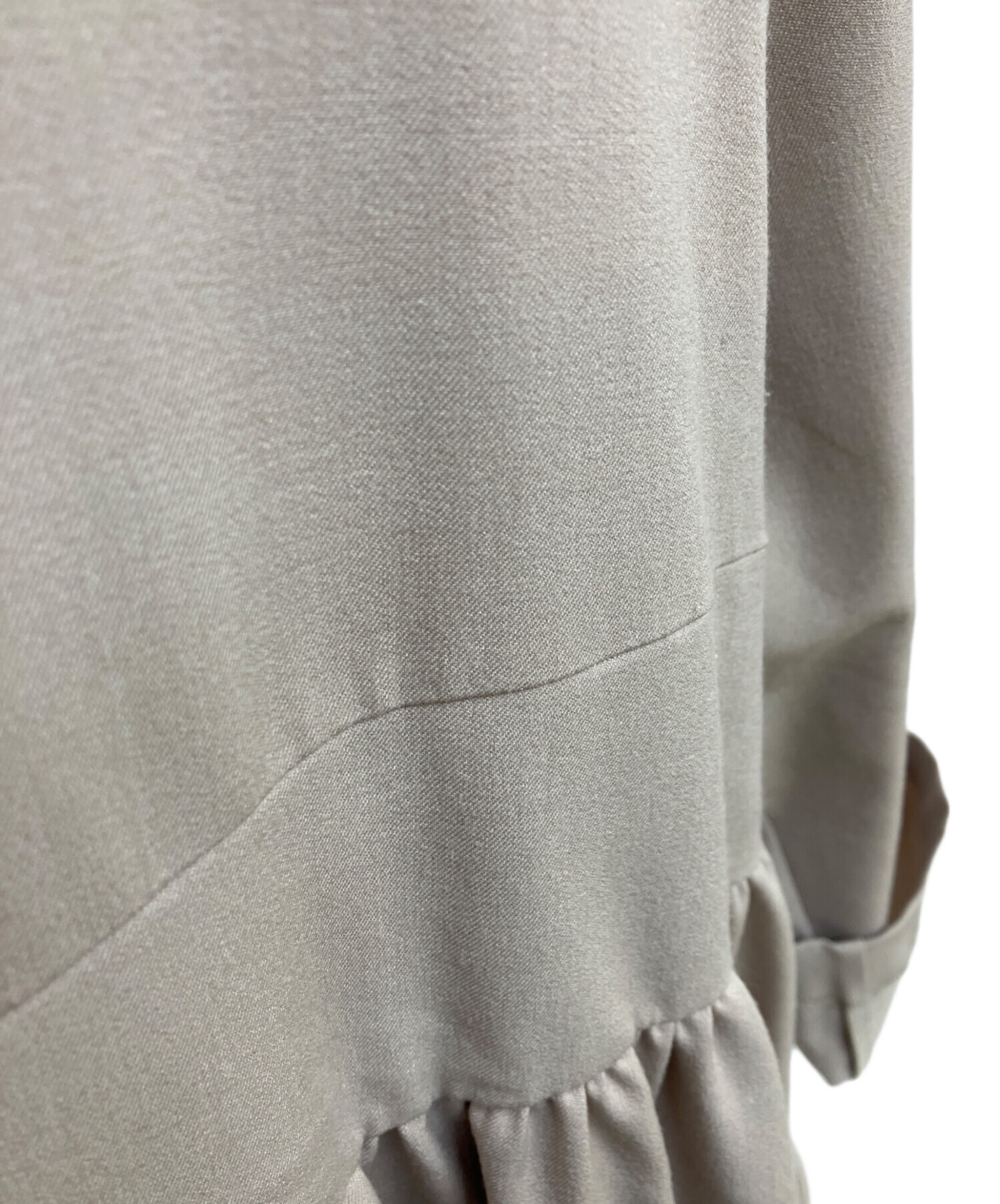 中古・古着通販】YORI (ヨリ) ティアードロングブラウス ベージュ