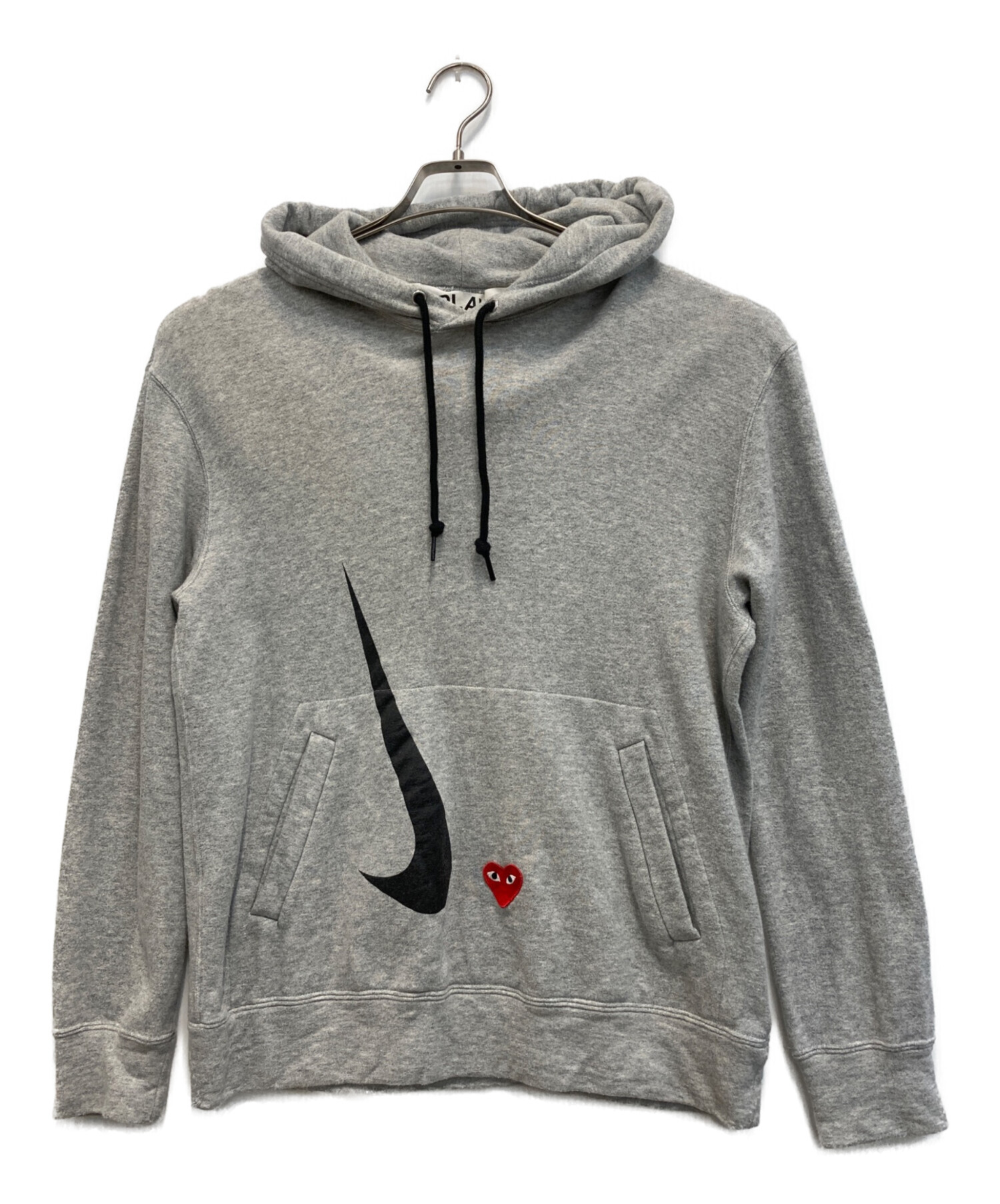 プレイコムデギャルソン ✕ナイキ パーカー コラボ商品 レア 最安値 中古・古着通販】PLAY COMME des GARCONS (プレイコムデギャルソン