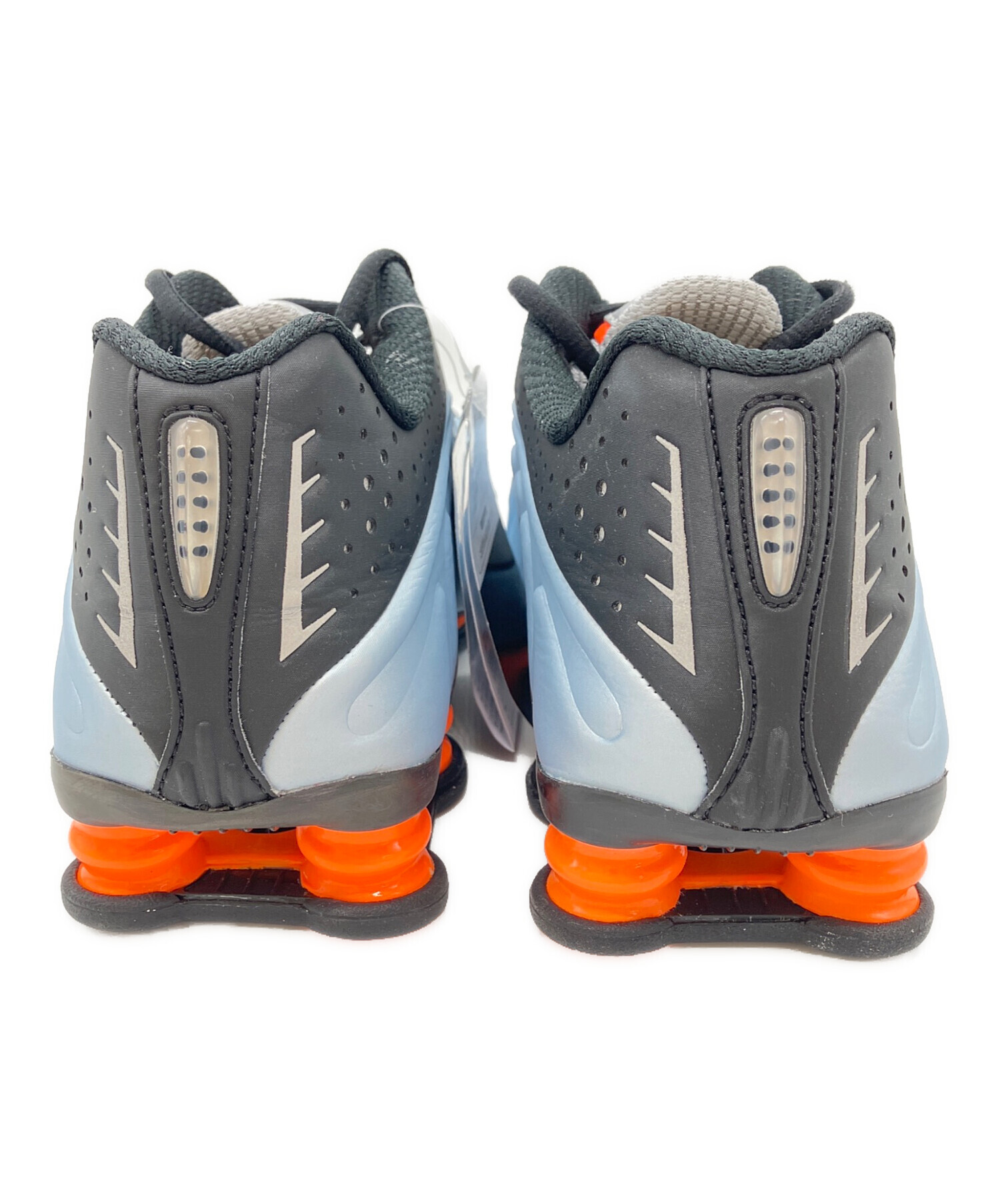 中古・古着通販】NIKE (ナイキ) SHOX R4 シルバー サイズ:24.5cm 未 