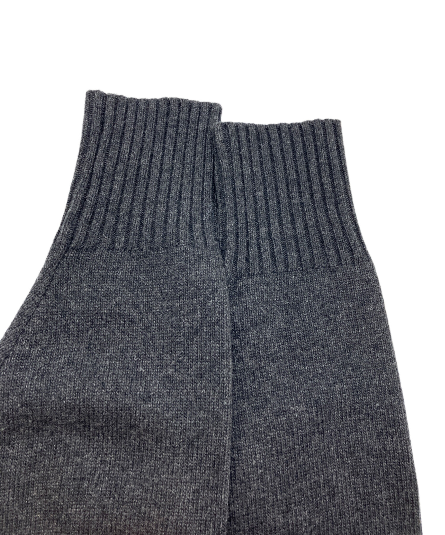 中古・古着通販】ETRE TOKYO (エトレトウキョウ) Vネックニット