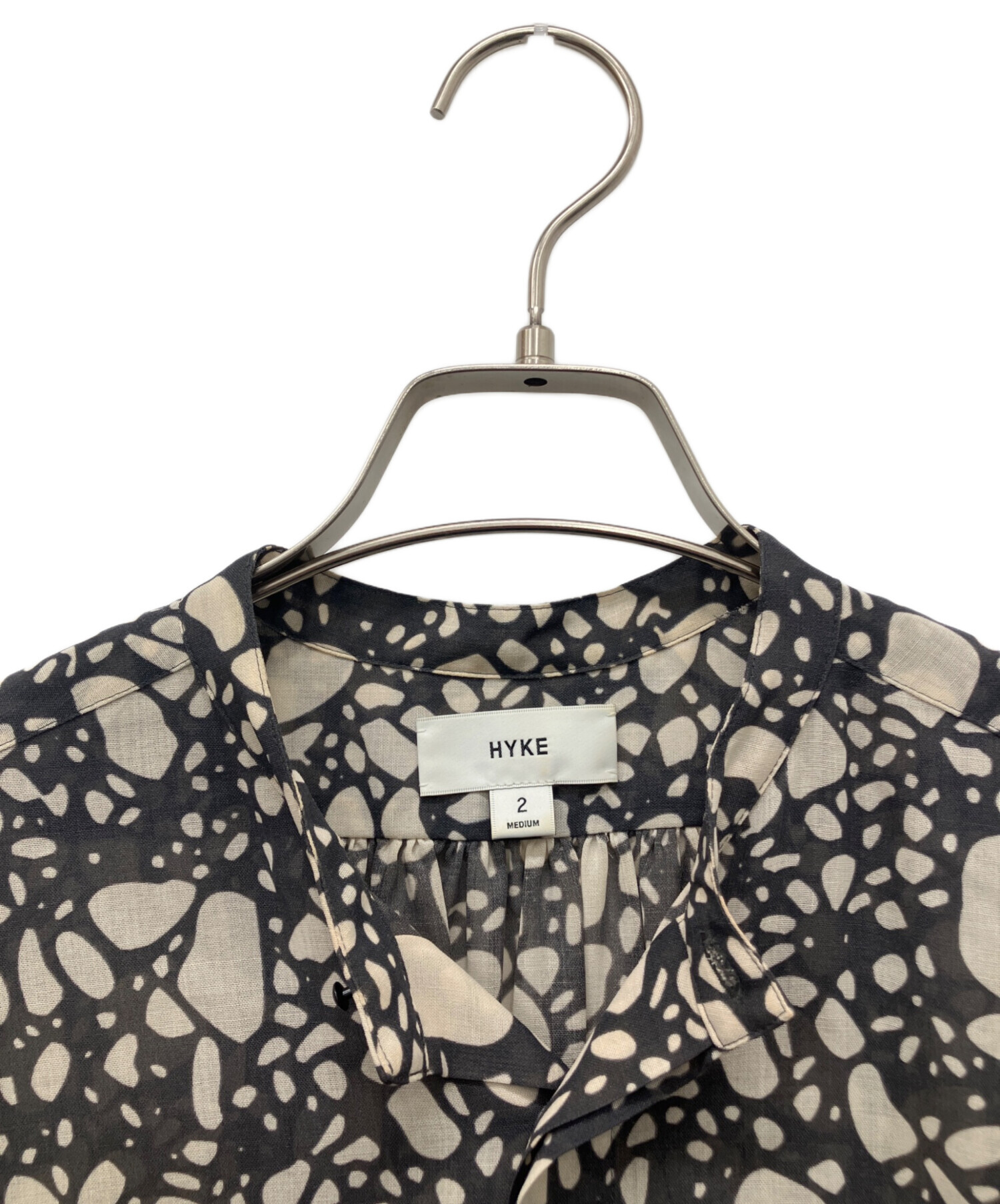 中古・古着通販】HYKE (ハイク) PEBBLE PRINTED MAXI DRESS グレー