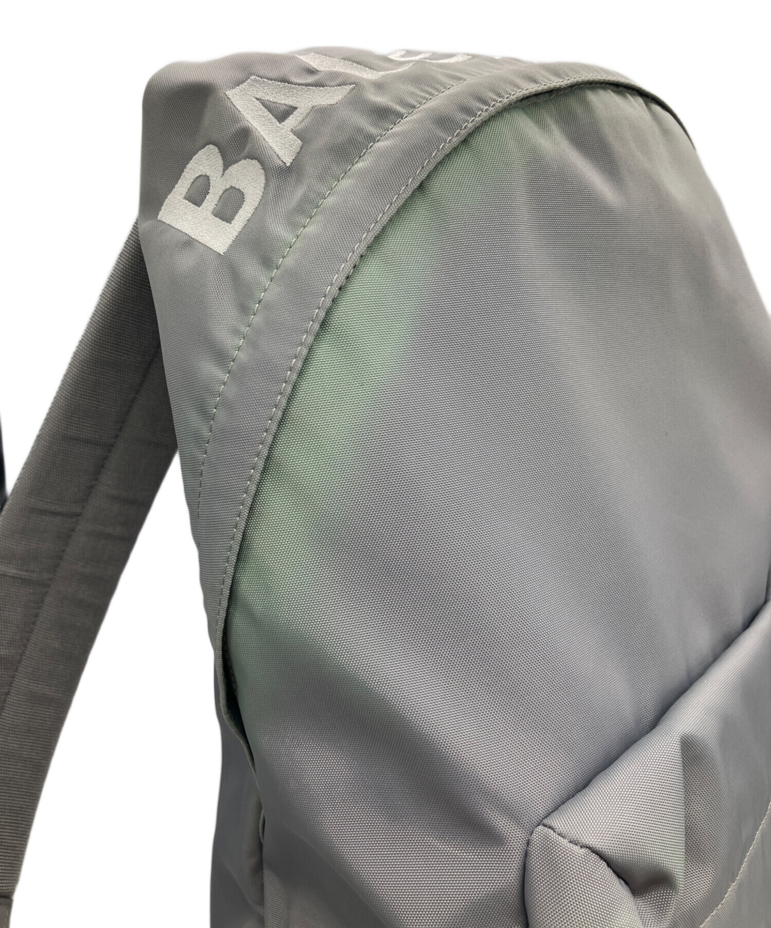 中古・古着通販】BALENCIAGA (バレンシアガ) ウィール ロゴ刺繍