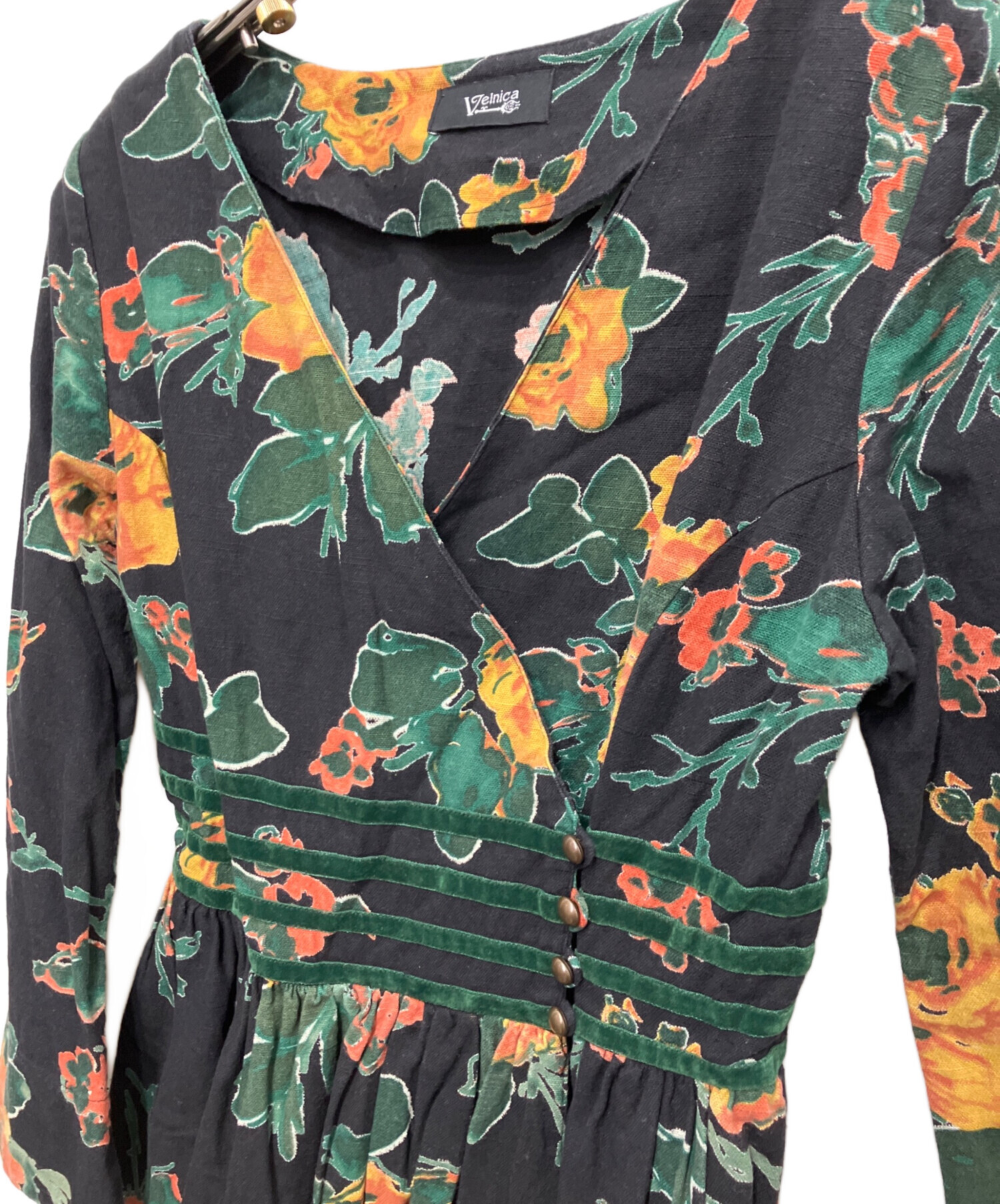 美品【公式サイト完売】Velnica カシュクールワンピース　定価53,000円 中古・古着通販】Velnica (ヴェルニカ) フラワープリントカシュクール