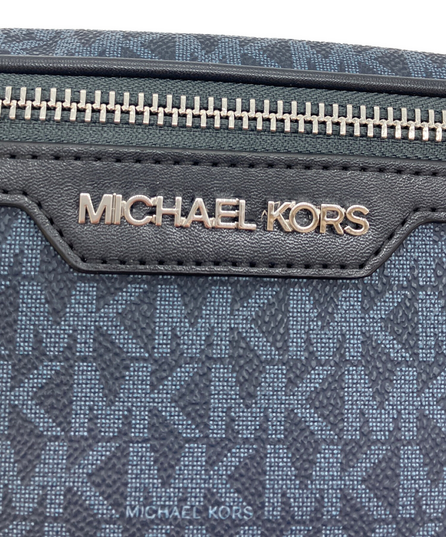 【ほぼ未使用品】MICHAEL KORS ネイビー ボディバッグ 中古・古着通販】MICHAEL KORS (マイケル・コース) MKシグネチャー