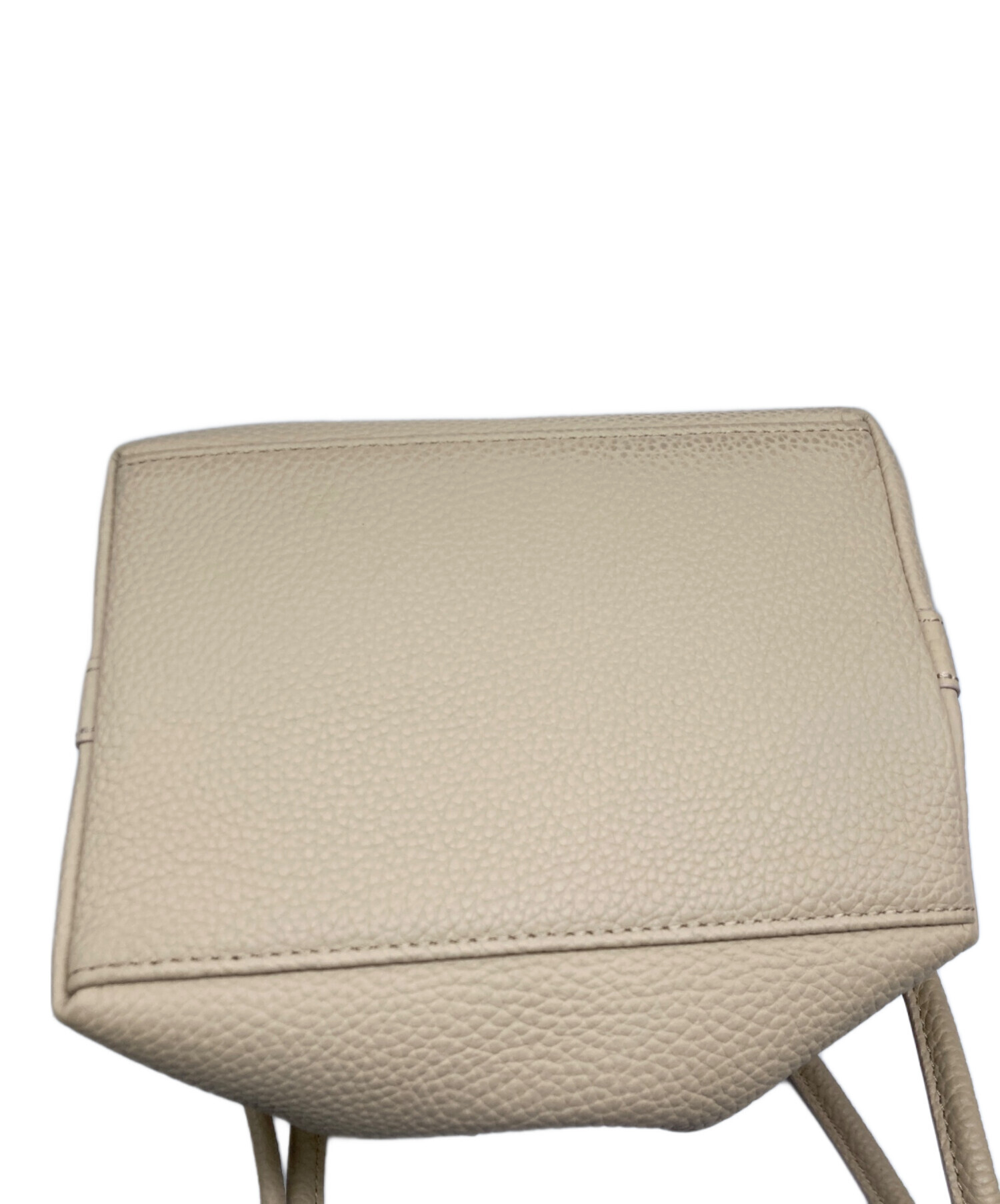 VASIC ボディバッグ ベージュ 中古・古着通販】VASIC (ヴァジック) バッグ ベージュ｜ブランド・古着