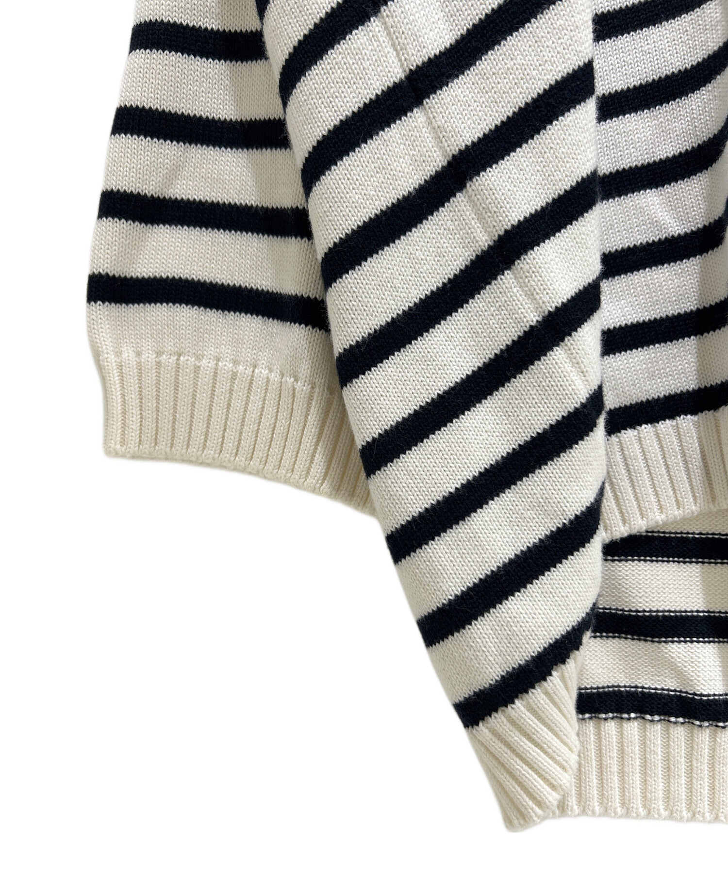 VALENTINO ボーダーカフス お袖ロゴ リブニット 中古・古着通販】VALENTINO (ヴァレンティノ) ボーダーVネックニット