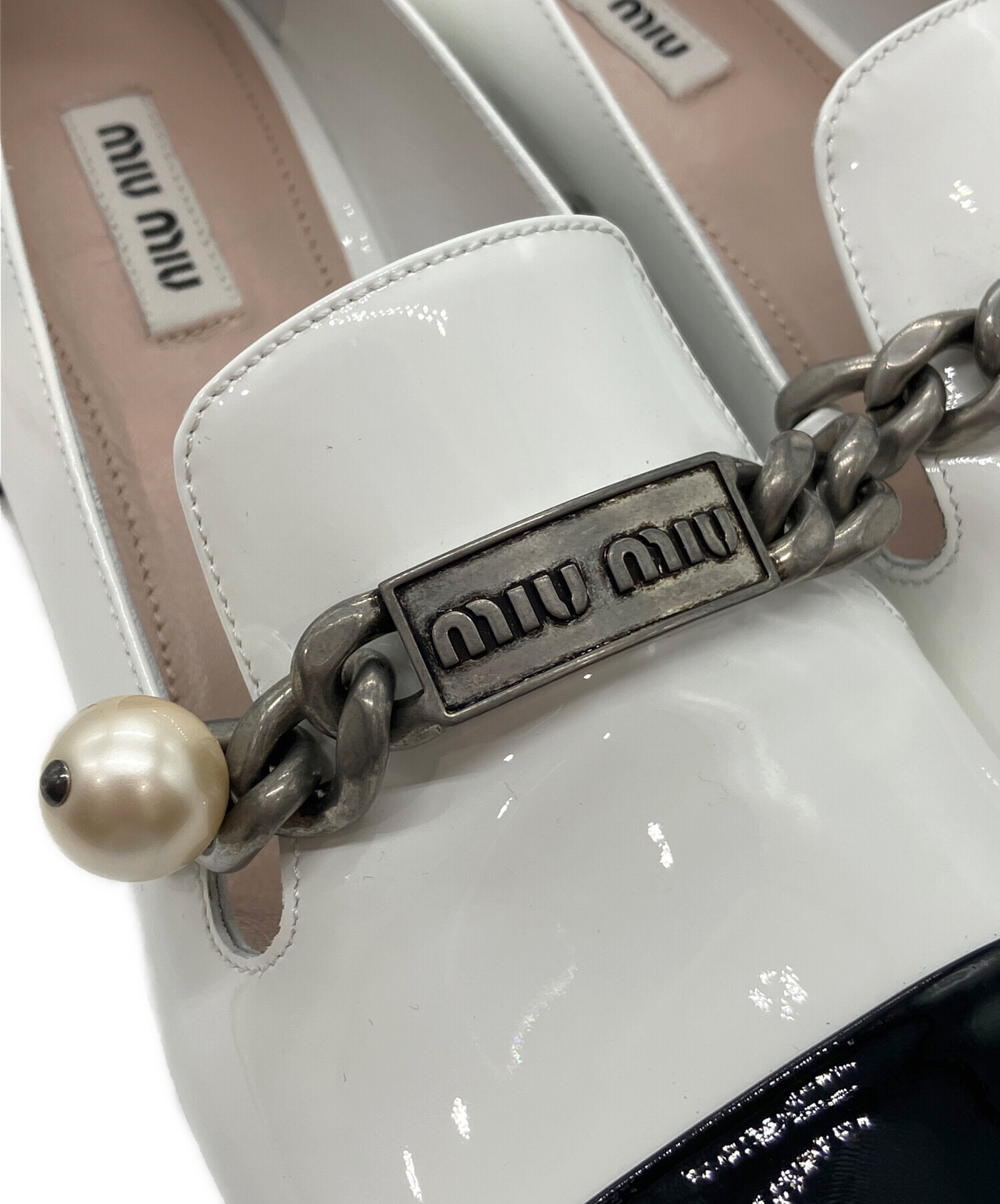 中古・古着通販】MIU MIU (ミュウミュウ) パール付エナメルローファー