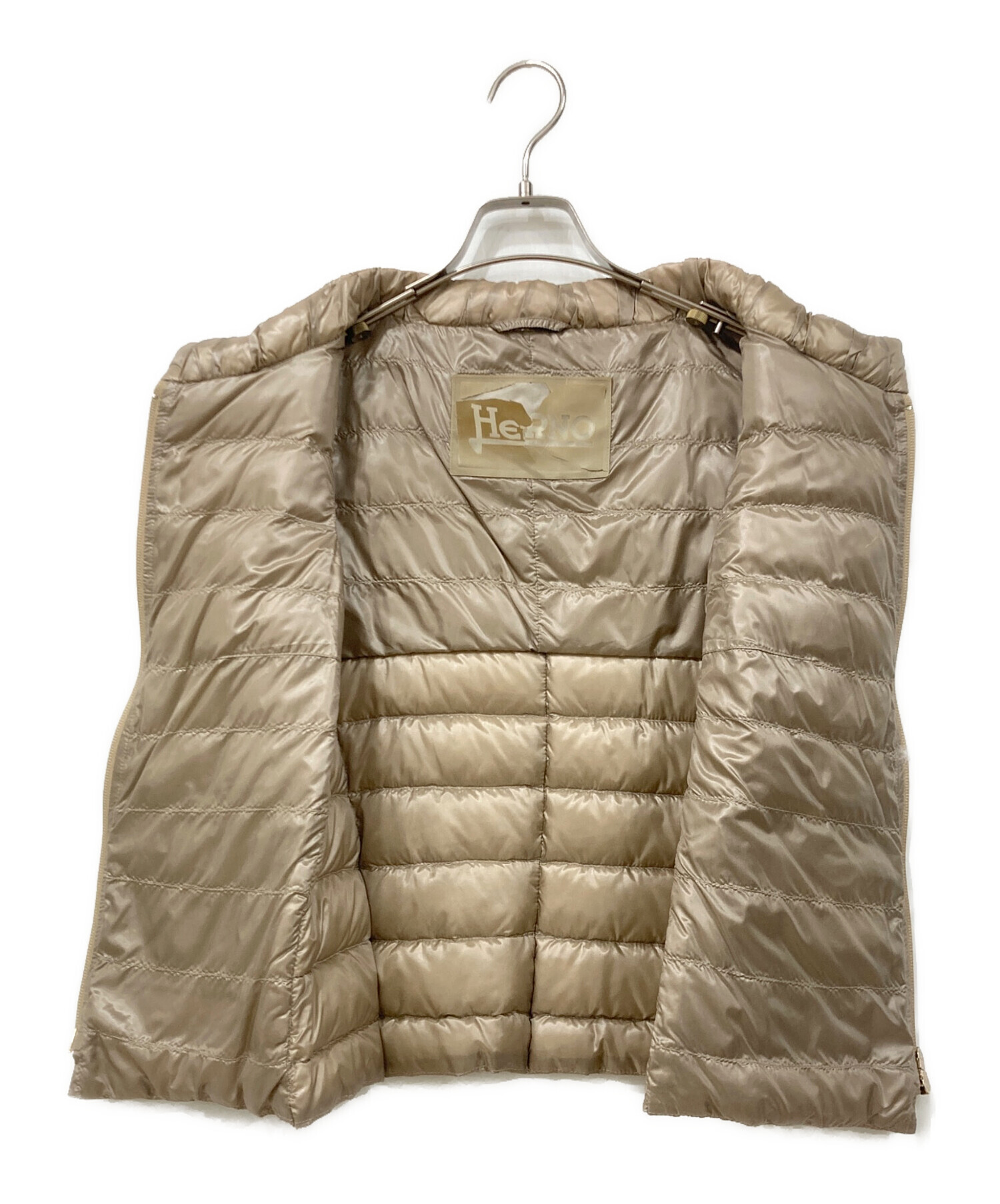 HERNO ヘルノ ダウンベスト フード ベージュ　42 中古・古着通販】HERNO (ヘルノ) スタンドカラーダウンベスト ベージュ