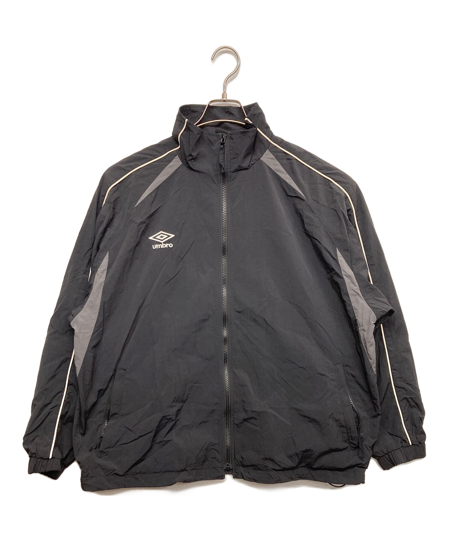 【最終値下げ】PUBLUX 別注 UMBRO ナイロンジャケット PUBLUX 買わなきゃ損！？別注アイテムPUBLUX 買わなきゃ損！？別注