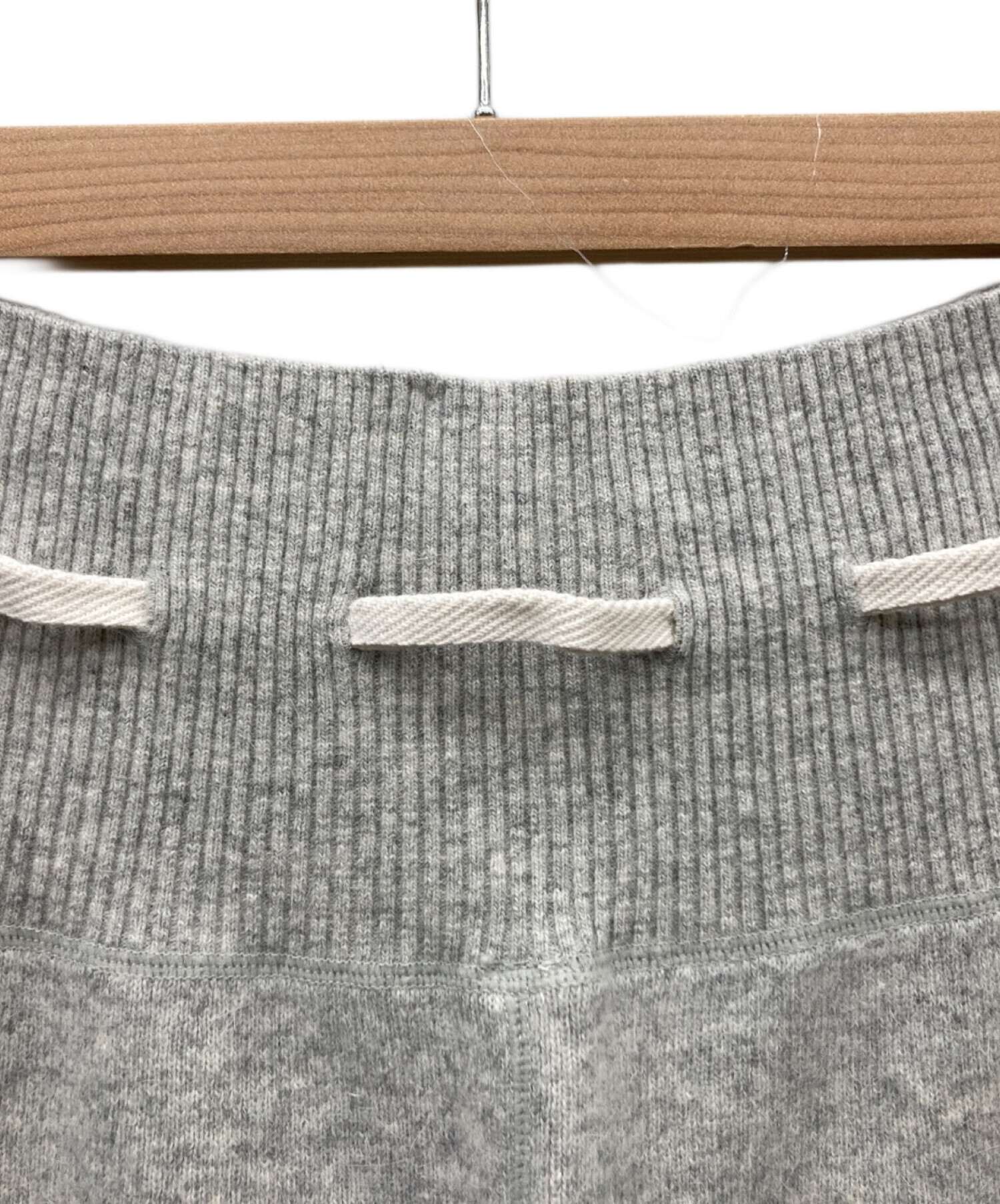 タグ付き新品 petite LULU アンゴラMIXパンツ グレー レディース タグ付き新品 petite LULU アンゴラMIXパンツ グレー