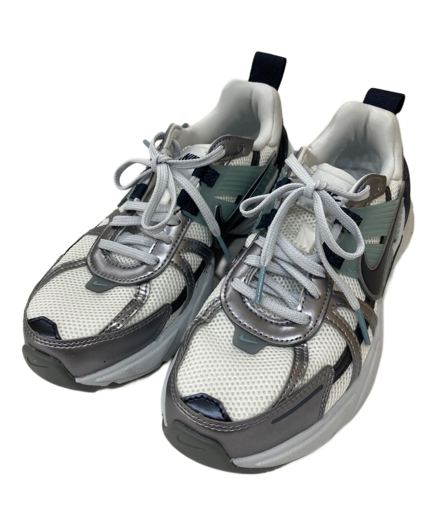 中古・古着通販】NIKE (ナイキ) V2K ラン ウィメンズシューズ ホワイト