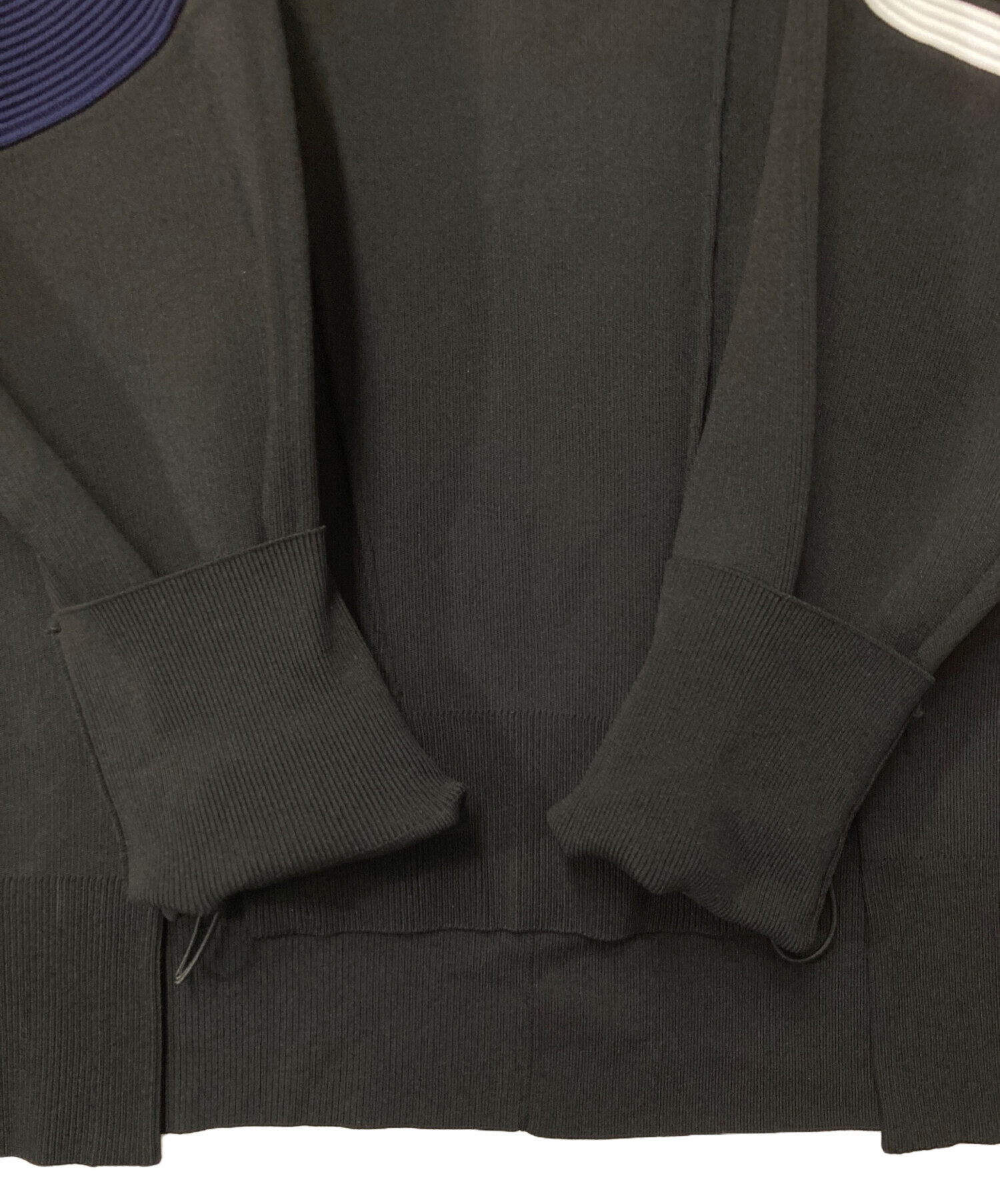 UN3D.(アンスリード) 24AW HIGH NECK MARMAID SWEAT OP レディース  38【中古】【ブランド古着バズストア】 中古・古着通販】UN3D. (アンスリード) SIDE GATHER KNIT TOP ブラック