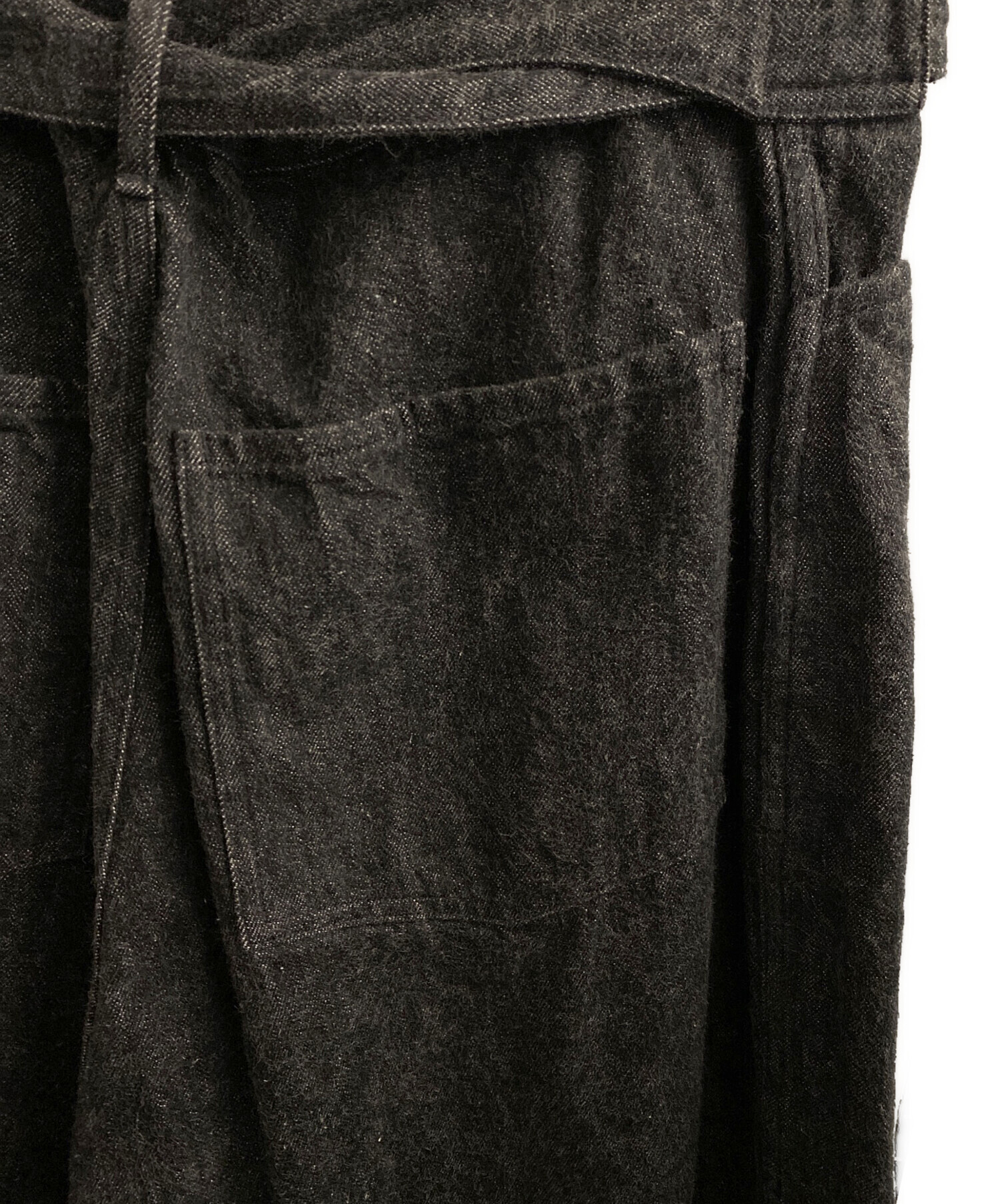 中古・古着通販】COMOLI (コモリ) デニム ベルテッドパンツ ブラック