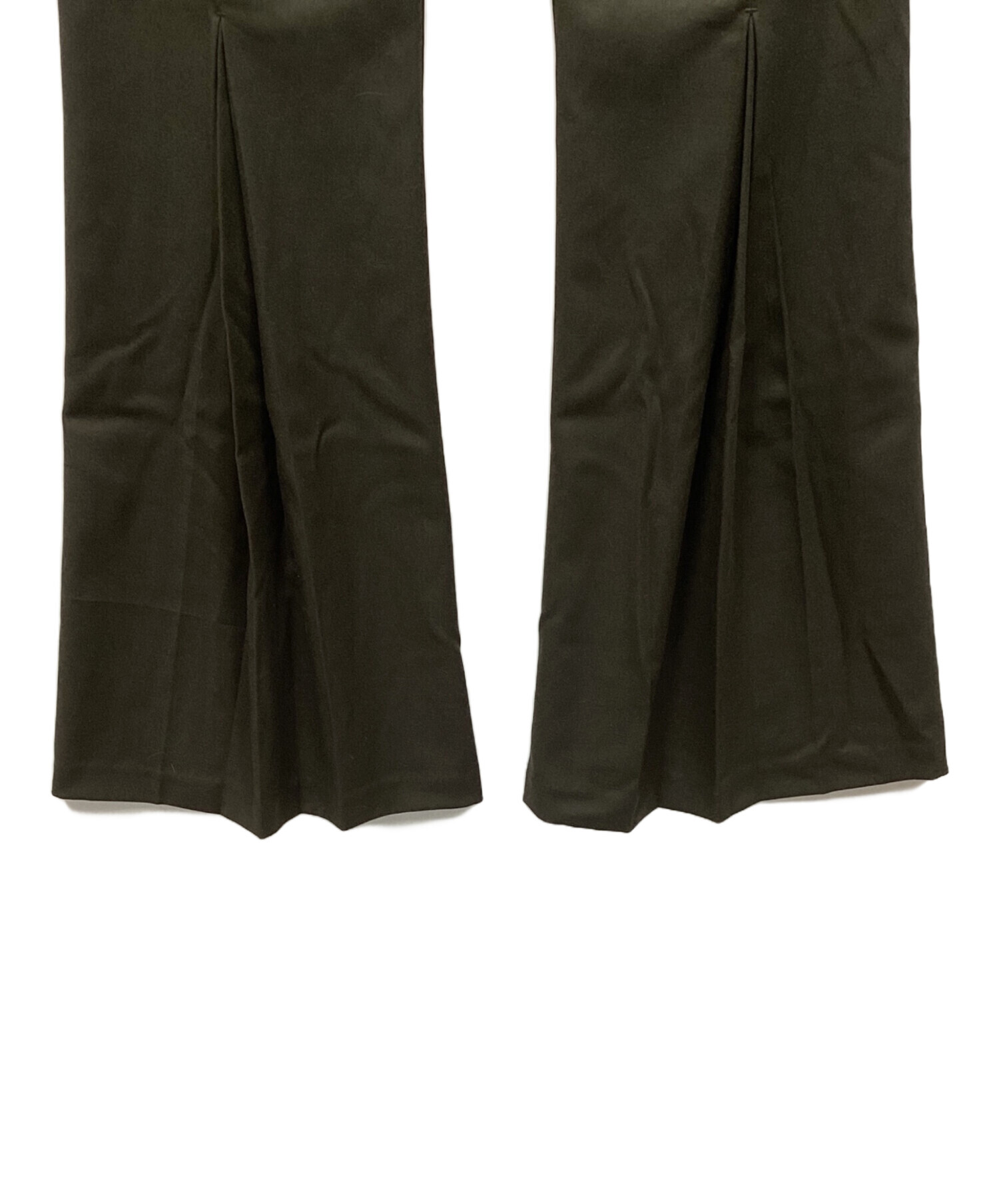 8chiさま専用　CLANE　BACK PLEATS FLARE PANTS 中古・古着通販】CLANE (クラネ) BACK PLEATS FLARE PANTS カーキ
