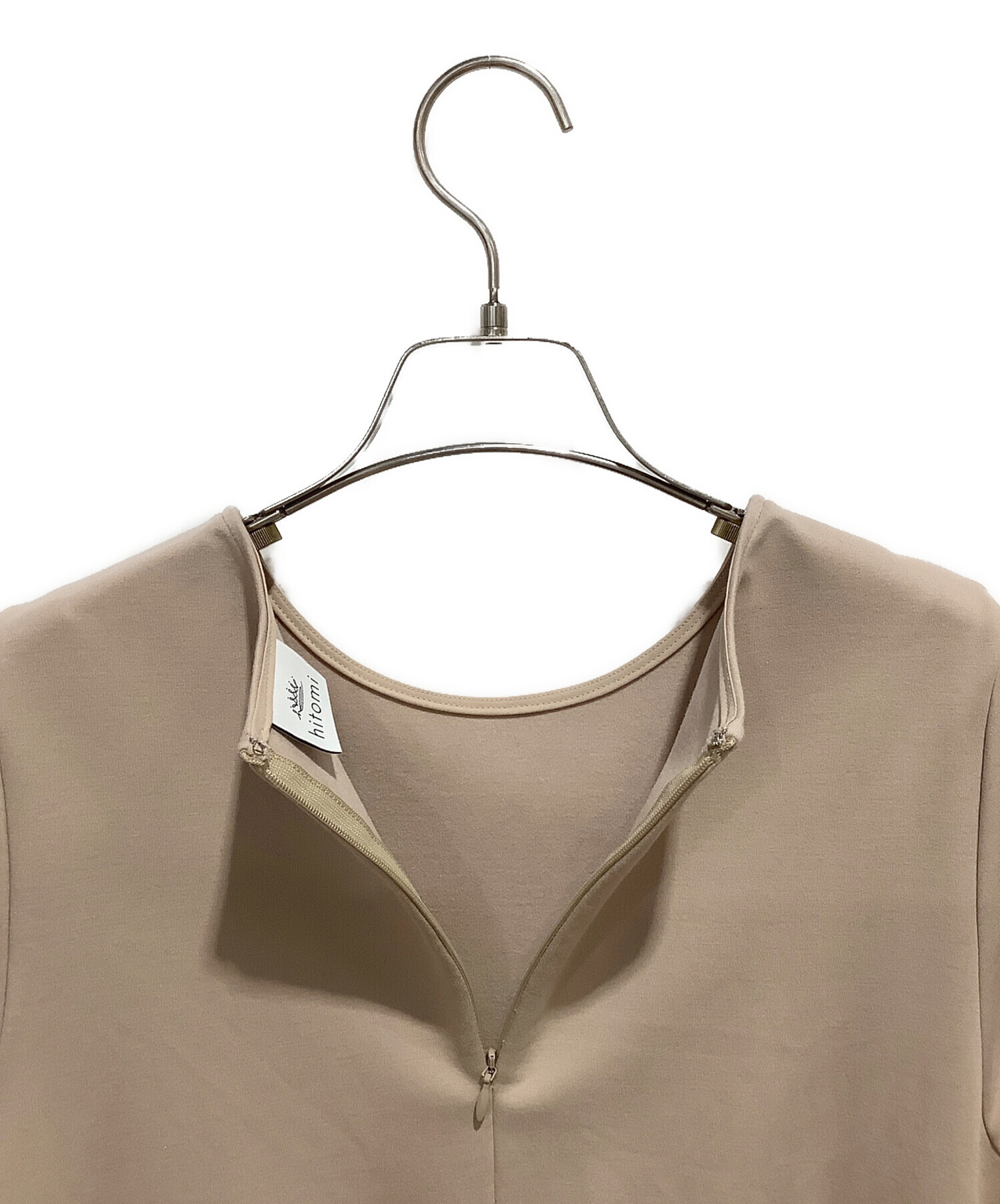 中古・古着通販】hitomi (ヒトミ) tiered tops ベージュ サイズ:XS