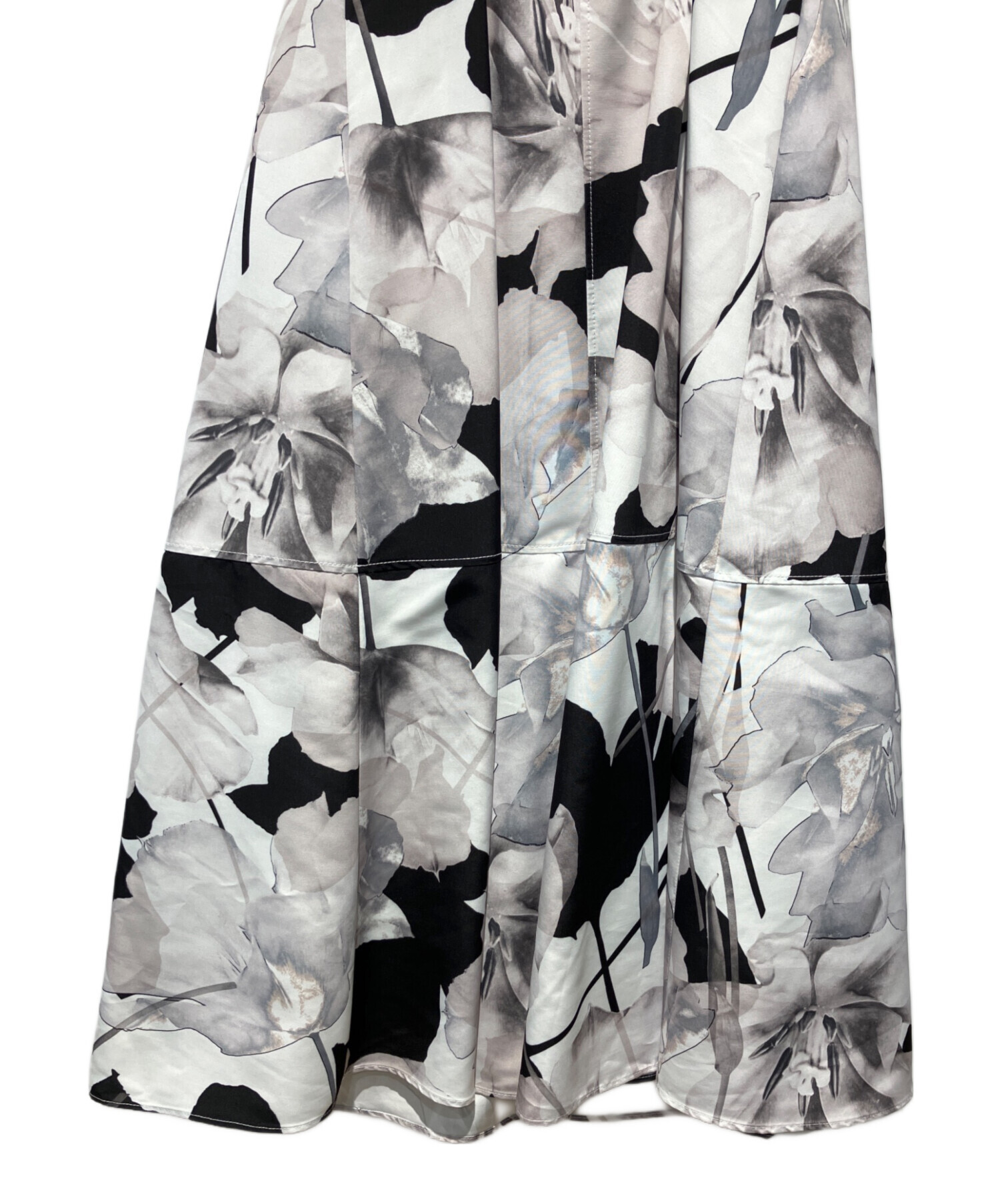 中古・古着通販】HER LIP TO (ハーリップトゥ) Las Flores Cami Dress
