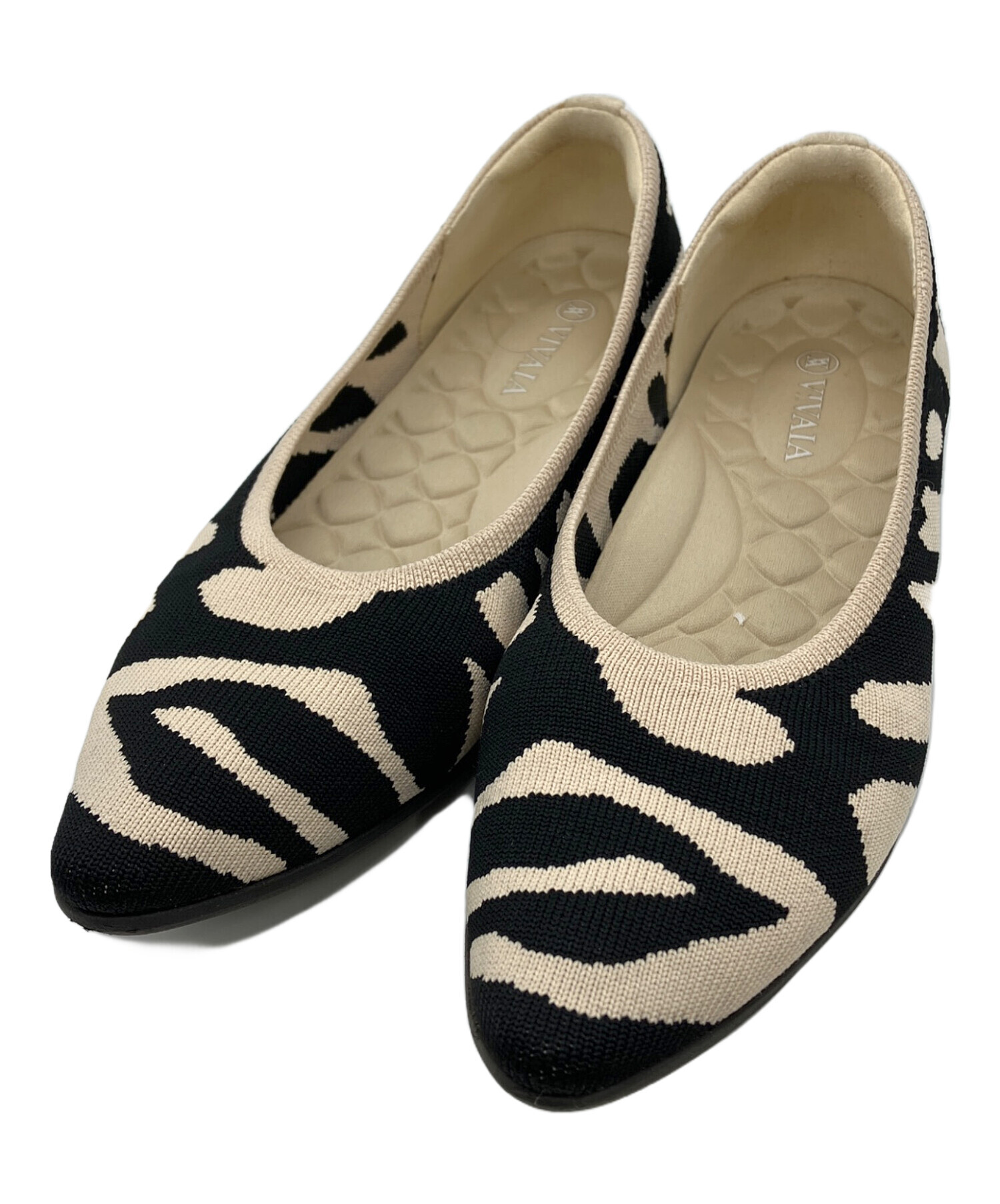 【VIVAIA】ポインテッドトゥパンプス ベージュ/ブラック 37.5 中古・古着通販】VIVAIA (ビバイア) ポインテッドトゥパンプス