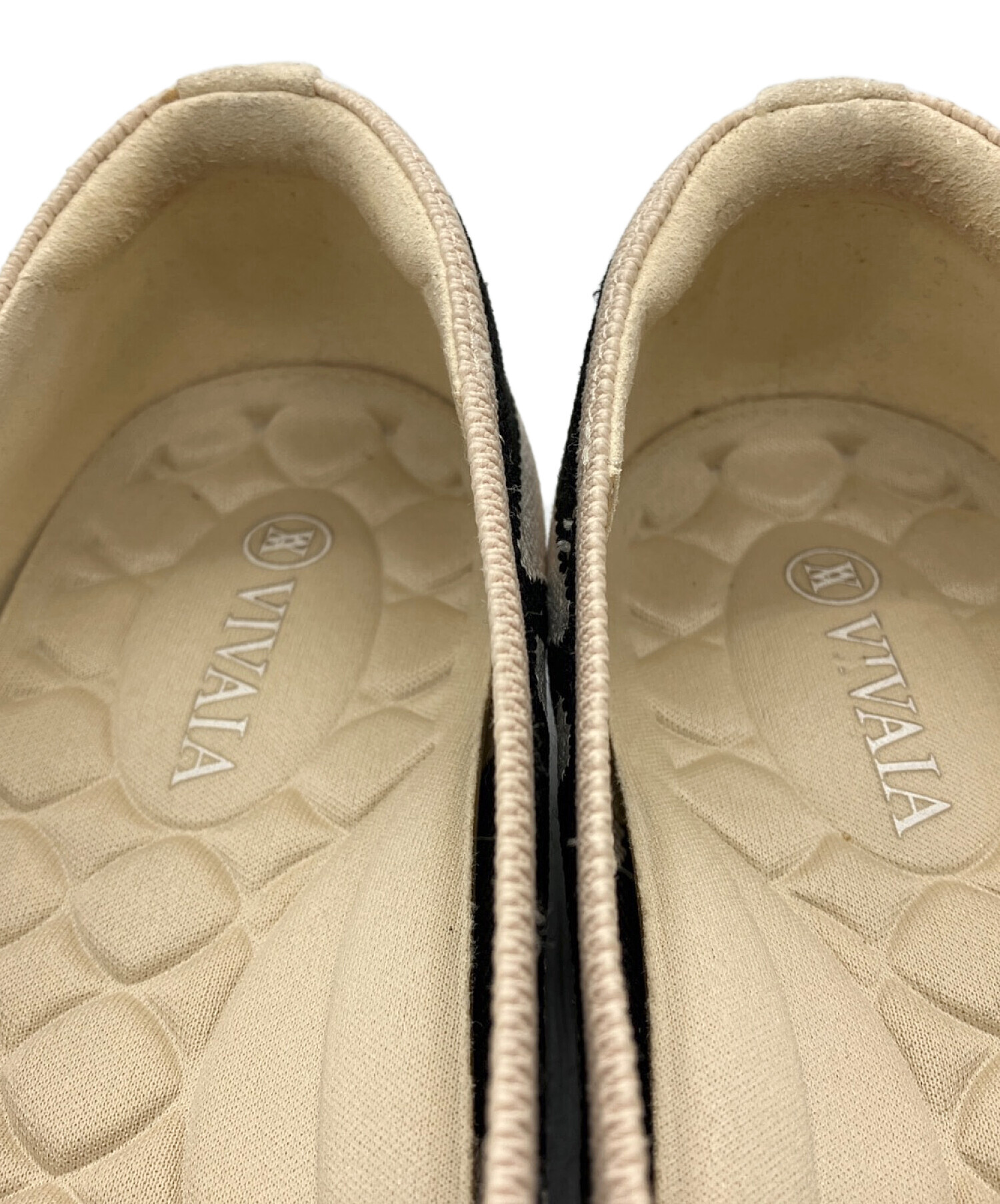 【VIVAIA】ポインテッドトゥパンプス ベージュ/ブラック 37.5 中古・古着通販】VIVAIA (ビバイア) ポインテッドトゥパンプス