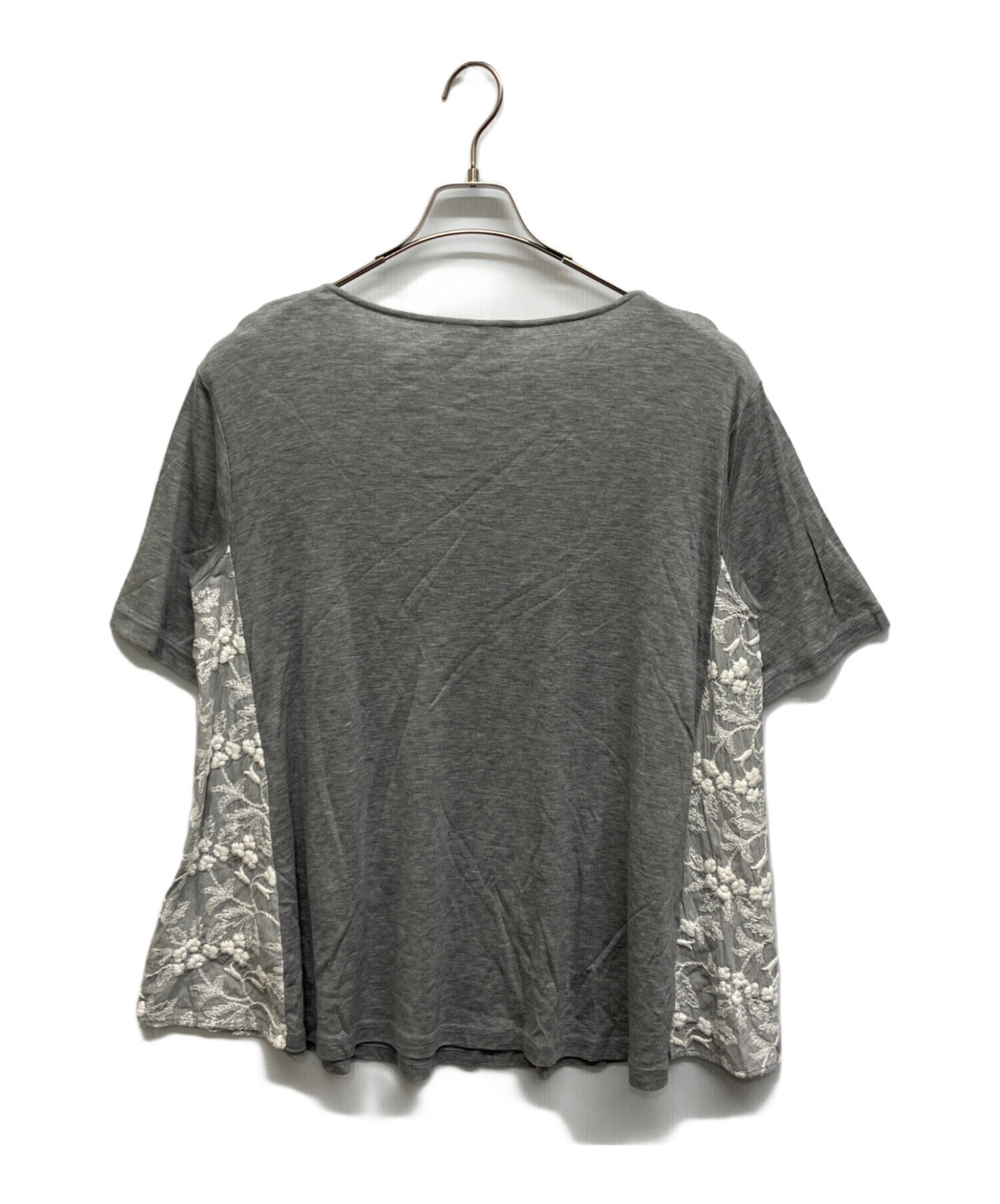 美品ビアズリー刺繍カットソーTシャツ　サイド花刺繍 BEARDSLEY - 美品ビアズリー刺繍カットソーTシャツ サイド花刺繍の通販