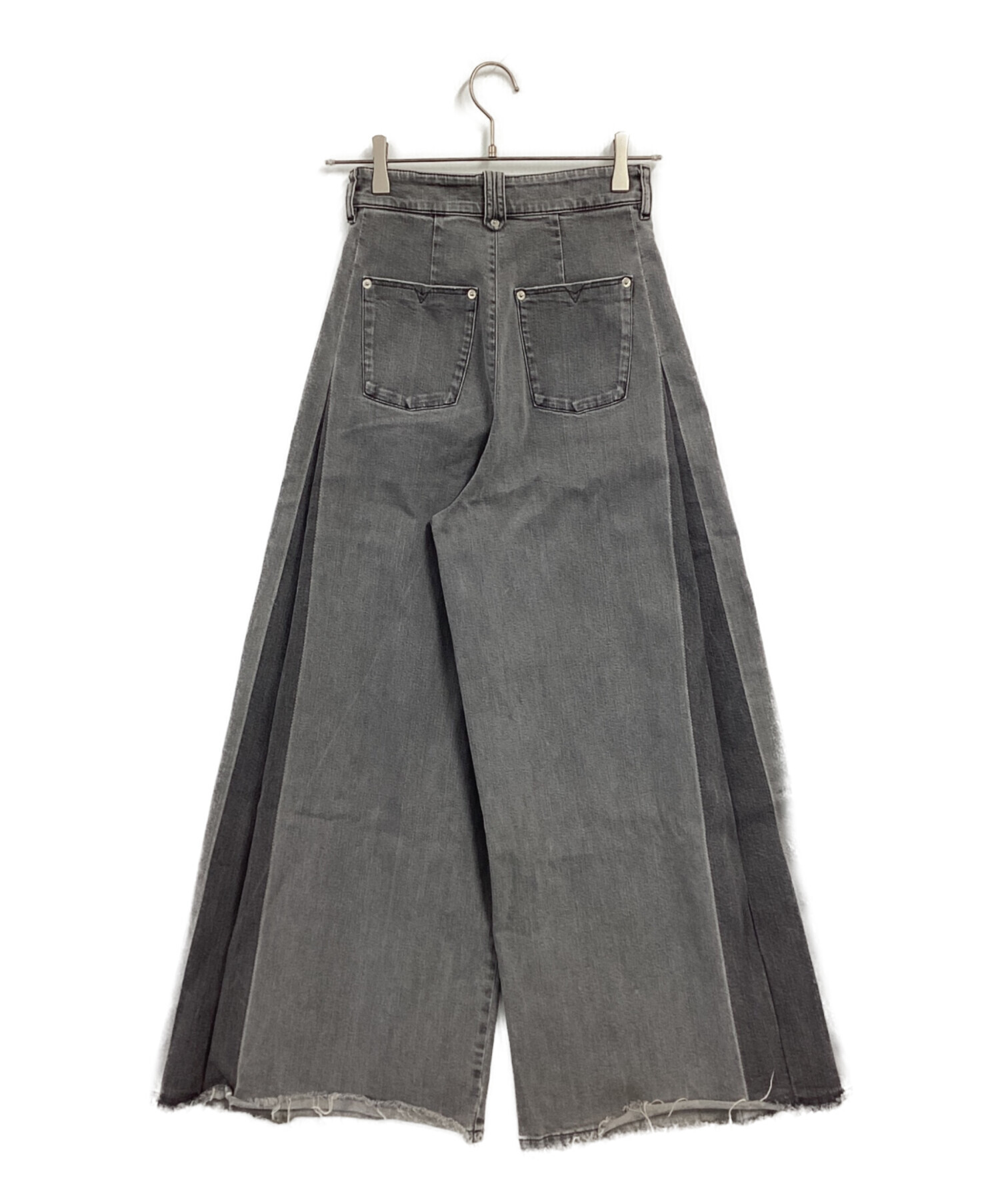 DIESEL ワイドデニムパンツ 中古・古着通販】DIESEL (ディーゼル) カットオフワイドデニムパンツ