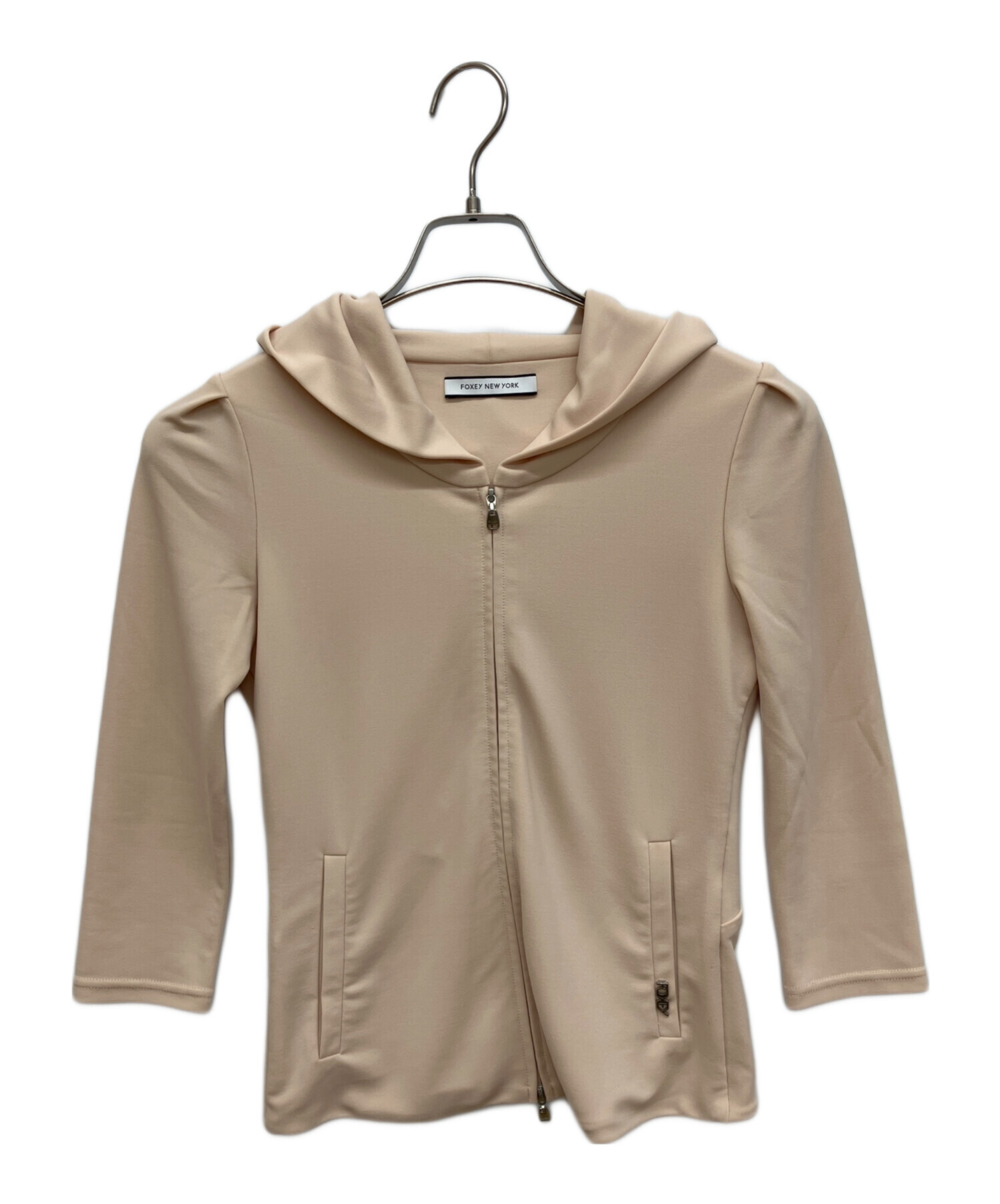 FOXEYNEWYORK ベージュ フード付きパーカー 38 中古・古着通販】FOXEY NEWYORK (フォクシーニューヨーク) ジップ