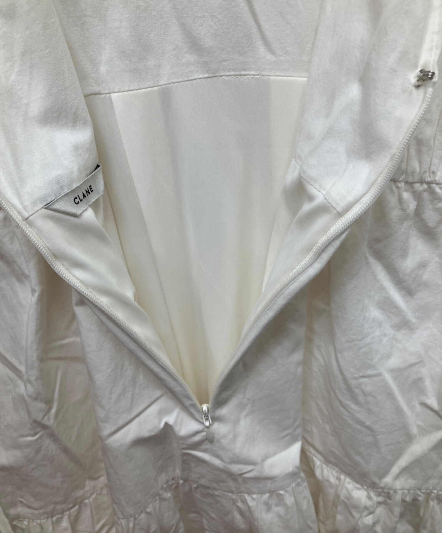 中古・古着通販】CLANE (クラネ) BROAD SHOULDER ONE PIECE ホワイト 