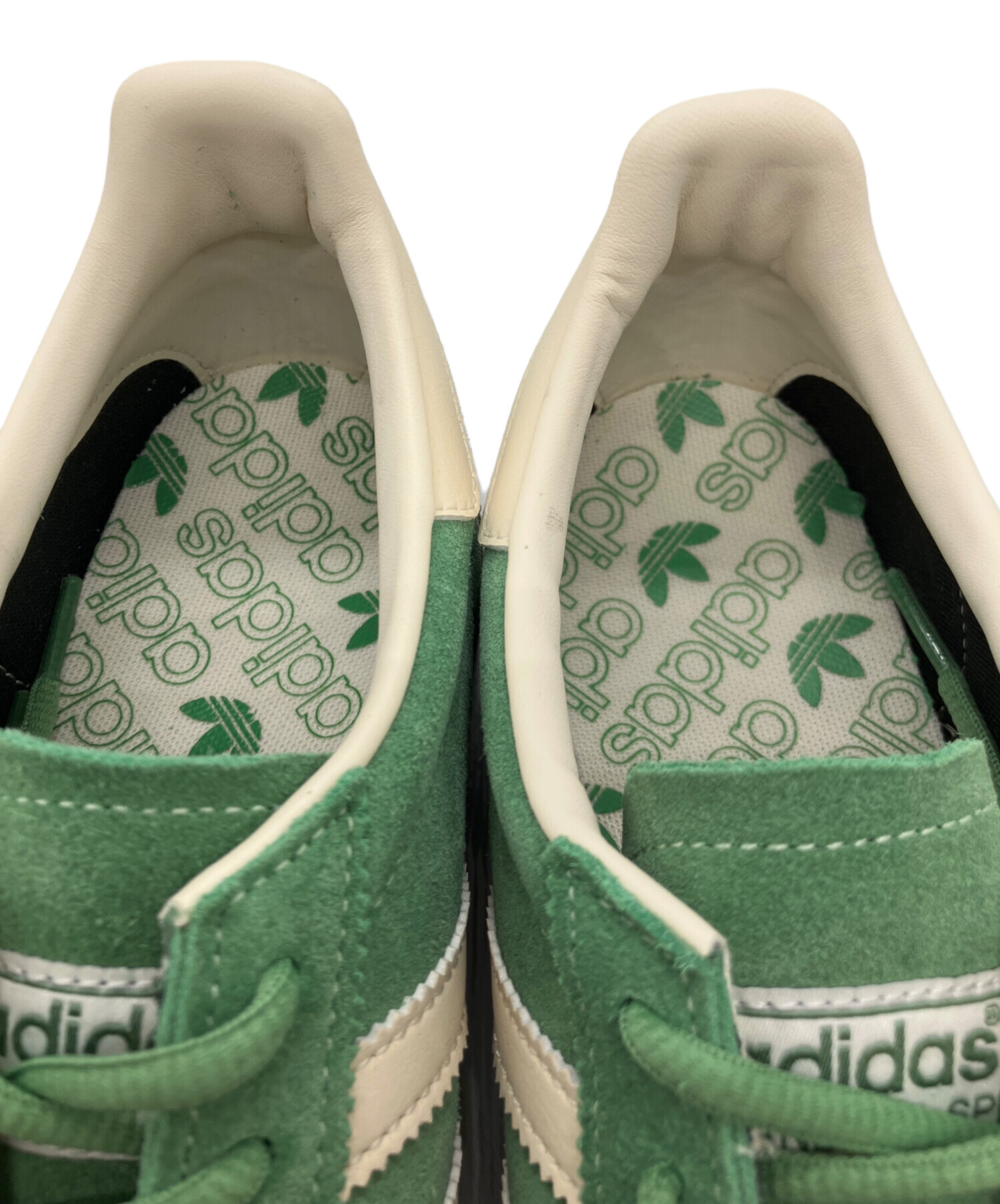 緑色スニーカー 油彩画 中古・古着通販】adidas (アディダス) スニーカー グリーン サイズ