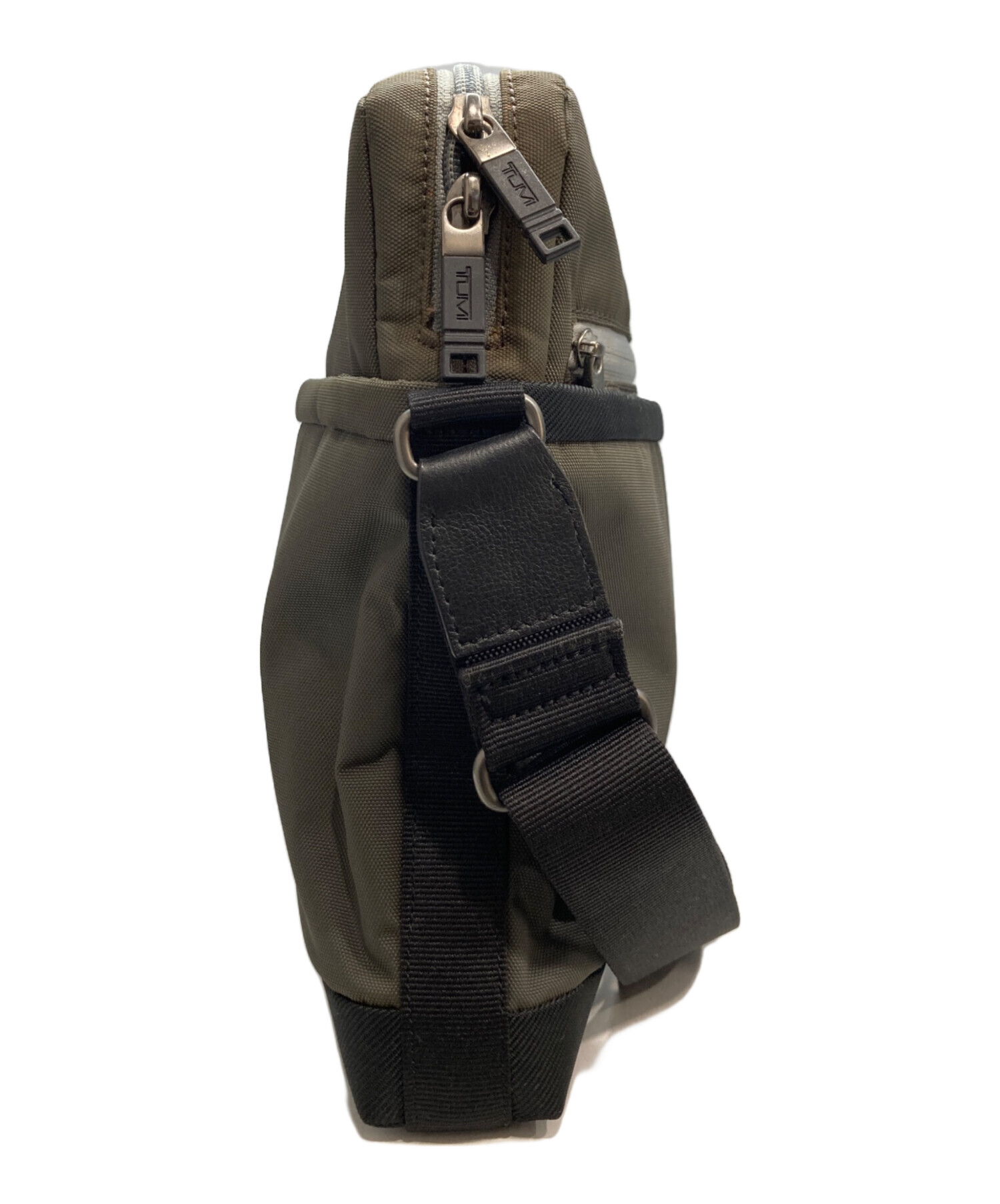中古・古着通販】TUMI (トゥミ) ショルダーバッグ グレー｜ブランド