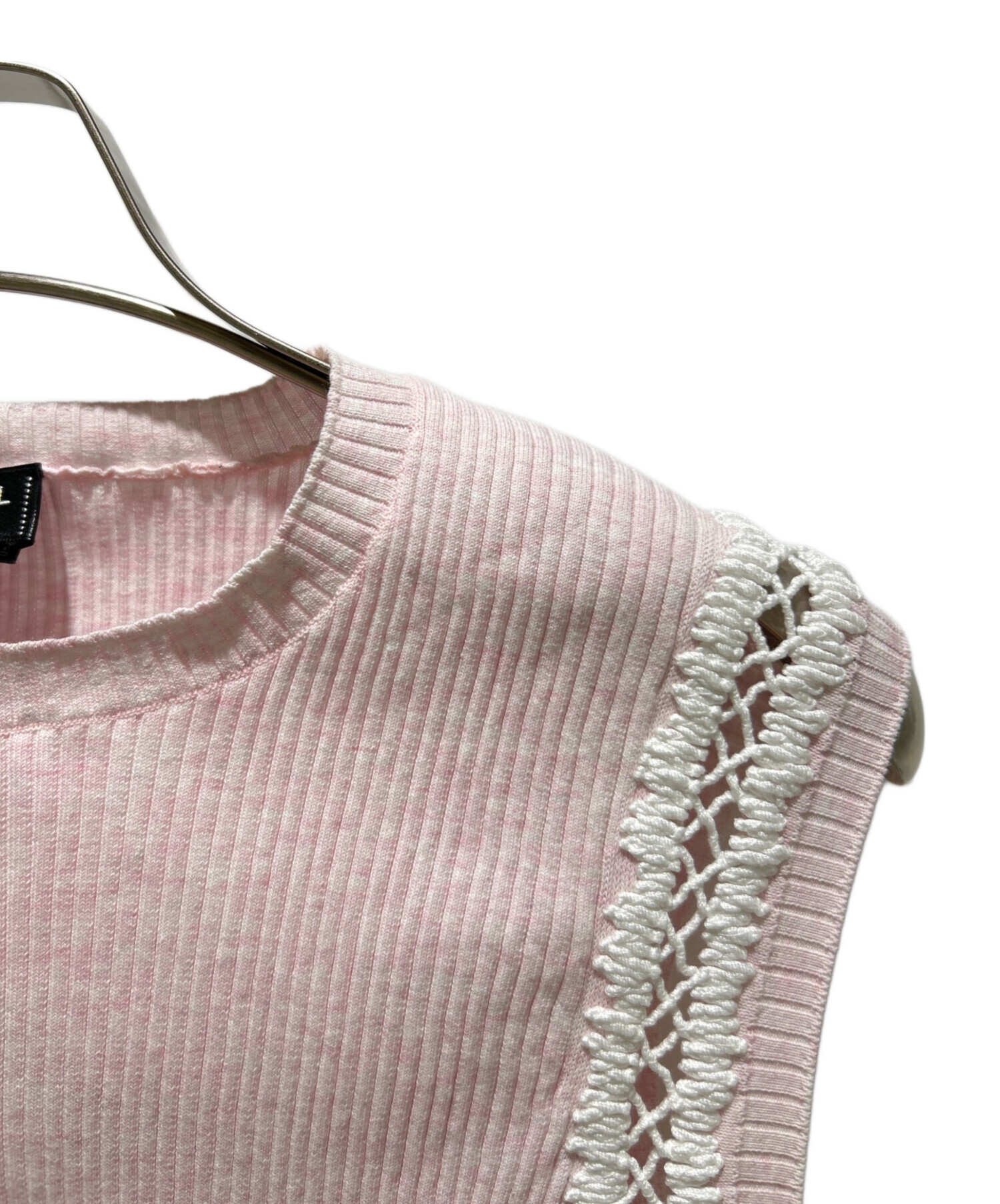 【CHANEL】ピンク ノースリーブニット シャネル 38サイズ タンクトップ 中古・古着通販】CHANEL (シャネル) レースコットンノースリーブニット