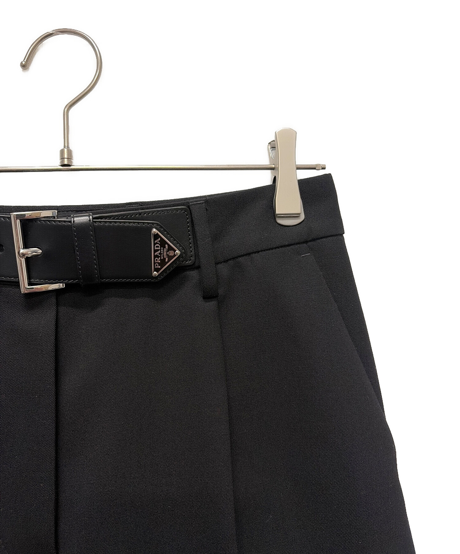 中古・古着通販】PRADA (プラダ) プレート付きベルトショートパンツ