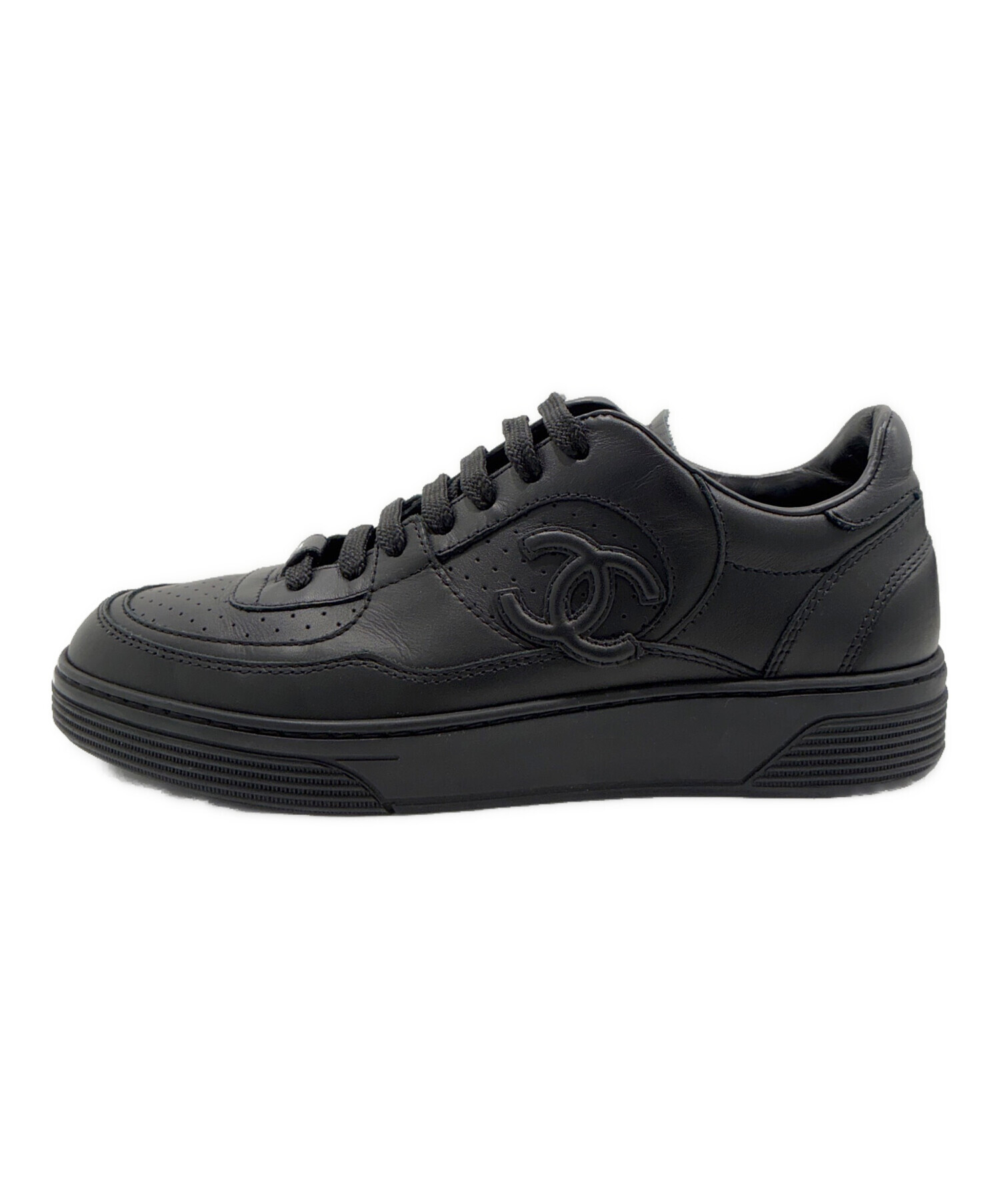 CHANEL ブラックレザー ココマークローカットスニーカー 中古・古着通販】CHANEL (シャネル) ココマークレザースニーカー/Coco