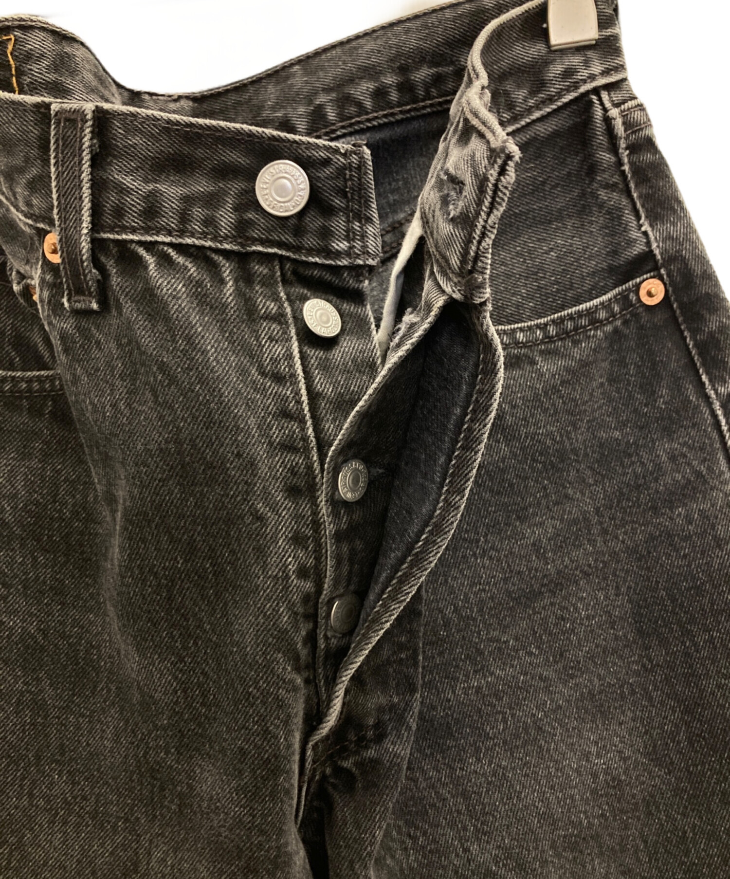中古・古着通販】LEVI'S (リーバイス) デニムパンツ ブラック サイズ