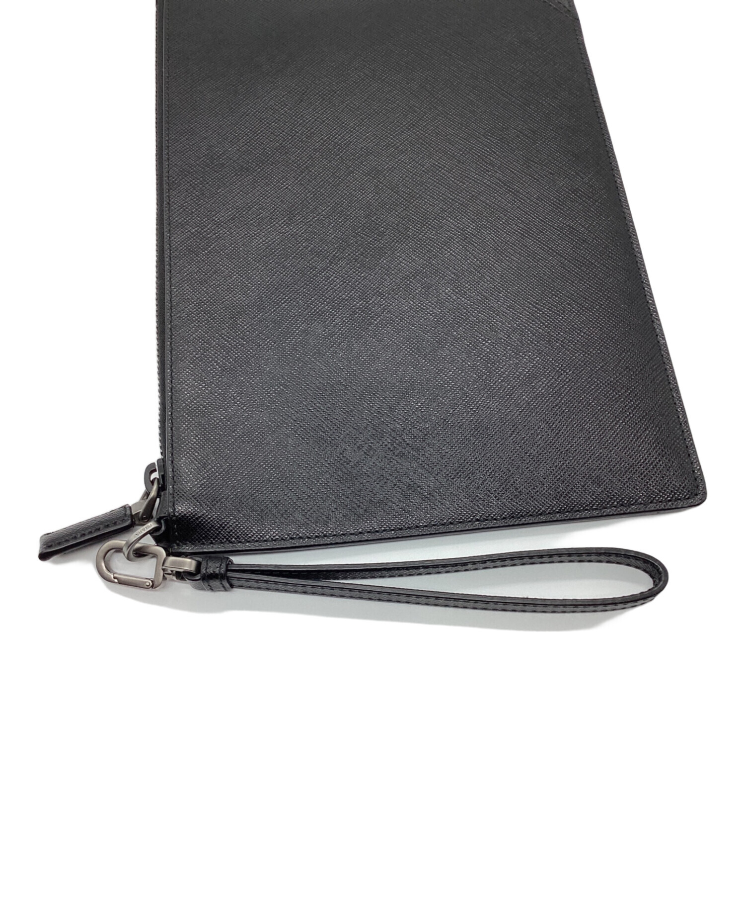 PRADA ブラックレザー クラッチ　中のレザーが古く布に張り替えました　中古 中古・古着通販】PRADA (プラダ) サフィアーノレザー クラッチバッグ