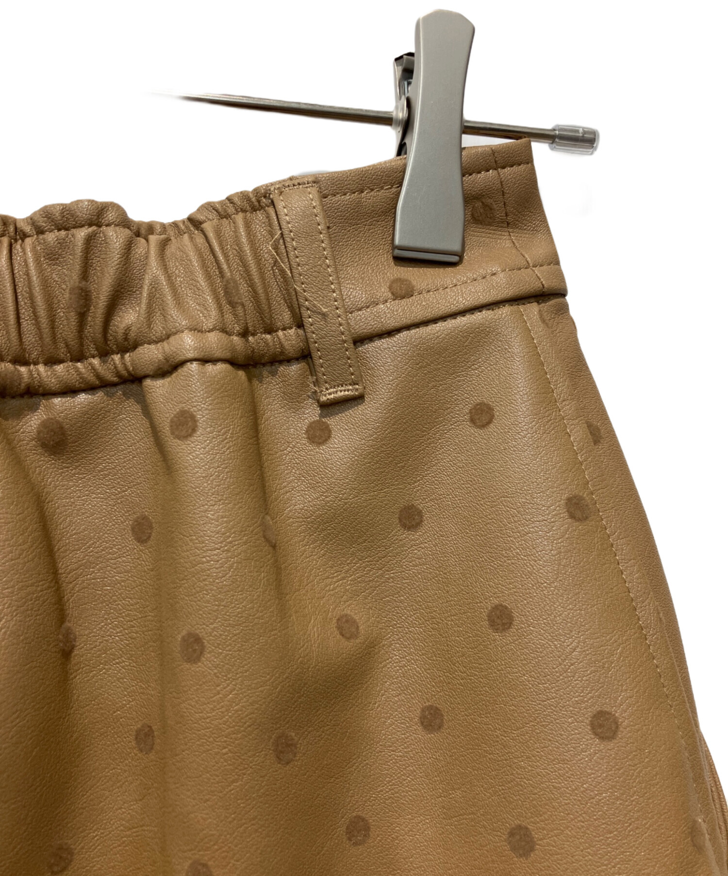 中古・古着通販】Ameri (アメリ) DOT FLOCKY LEATHER SKIRT ベージュ