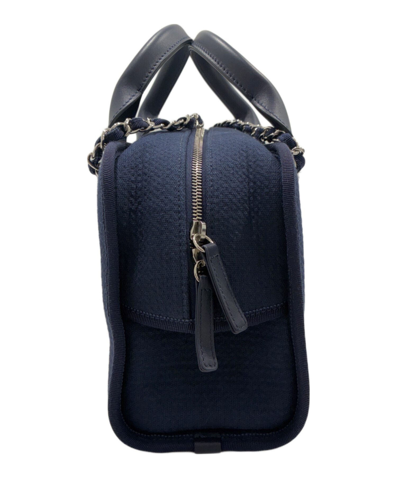 CHANELドーヴィルラインボーリングバック☆新品同様☆ CHANEL（シャネル） ドーヴィル ボーリングバッグ - ネイビー