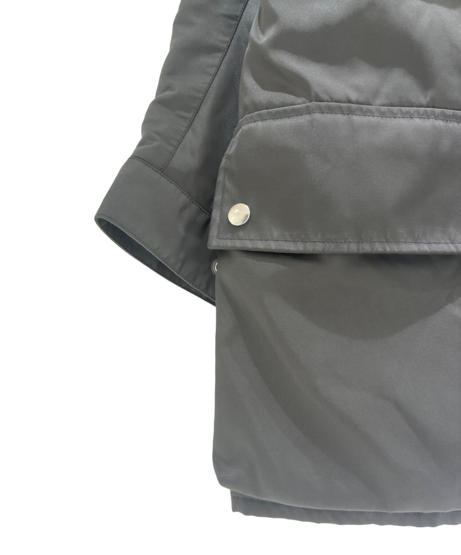 中古・古着通販】PRADA (プラダ) ウォッシュドRe-Nylon レイン 中古・古着通販】PRADA (プラダ) ウォッシュドRe-Nylon レイン