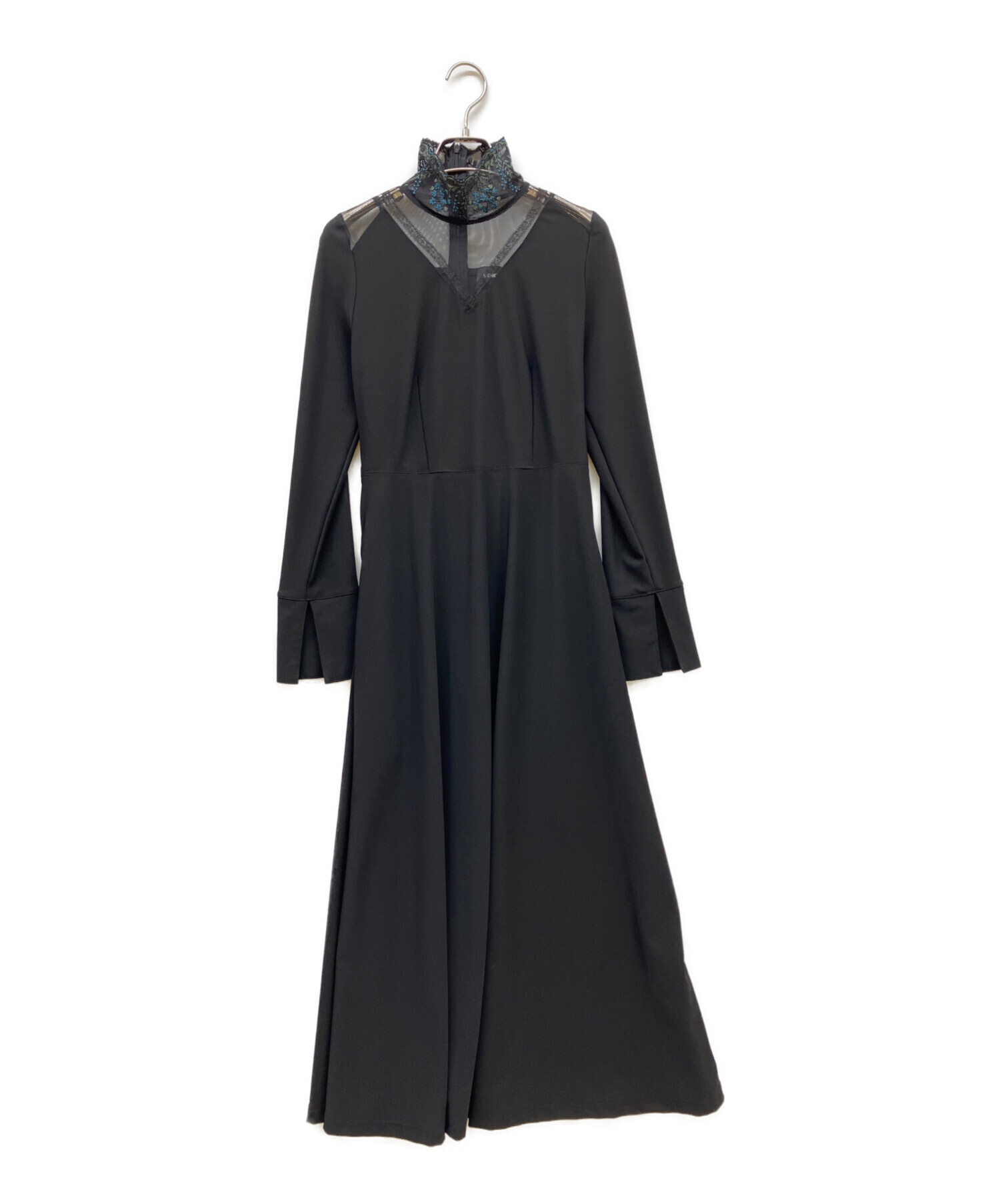 ロキトLaced V-neck dressサイズ1未使用タグつき定価41800円 中古・古着通販】LOKITHO (ロキト) Vネックジャージードレス ブラック
