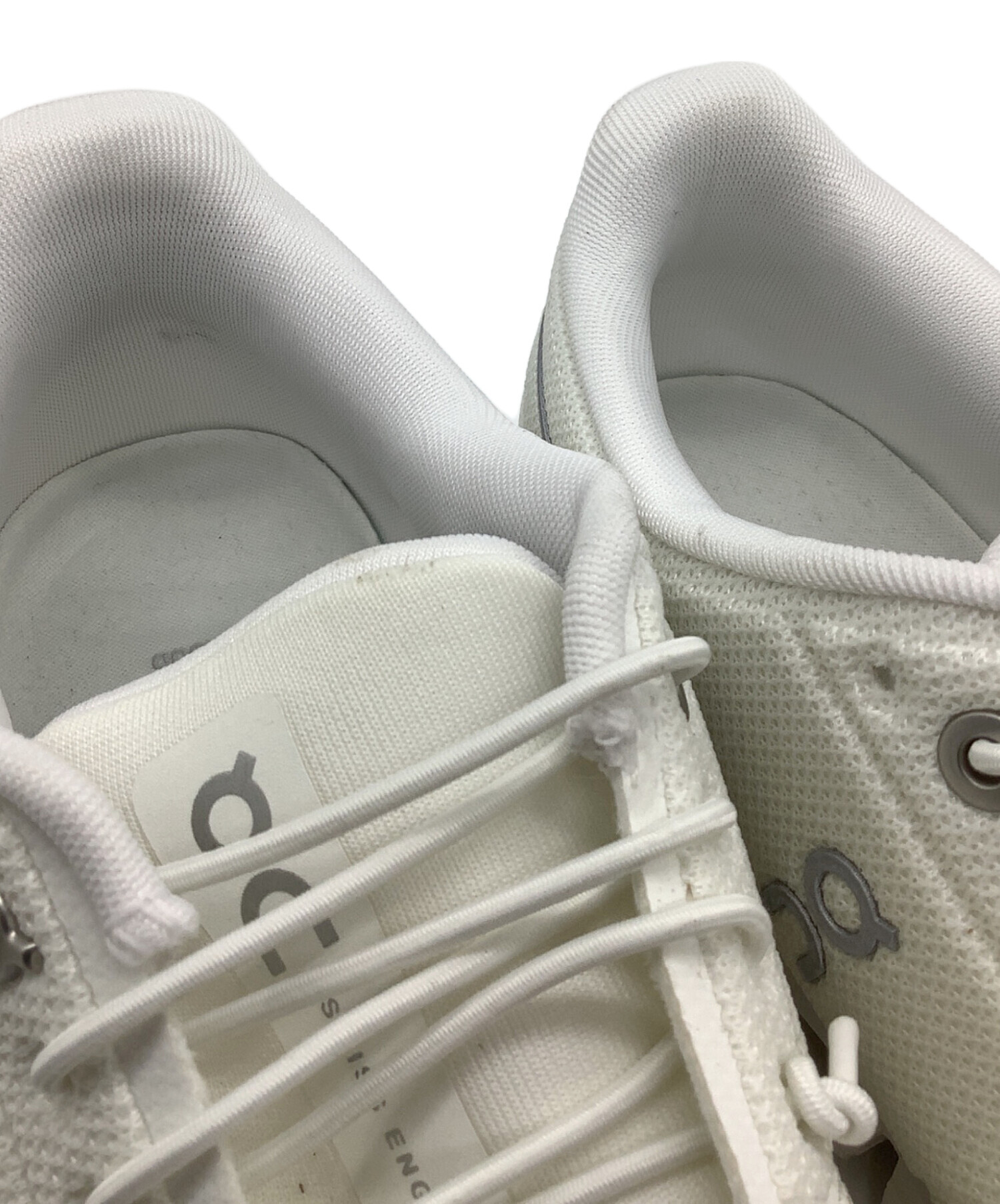 中古・古着通販】on (オン) CLOUD 6 ホワイト サイズ:SIZE 25.5cm