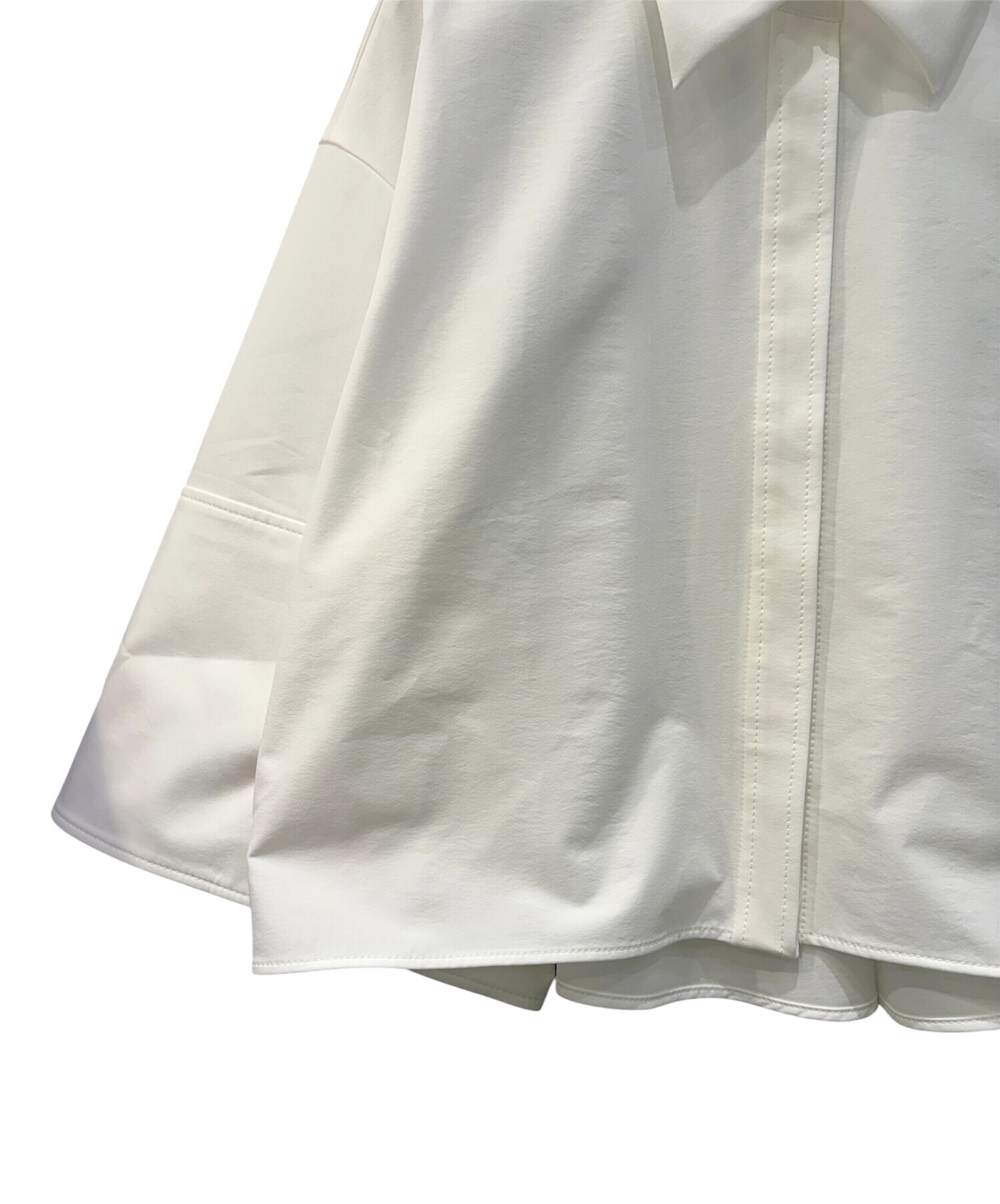 【新品タグ付き】ルフィル　襟付き 半袖ブラウス ホワイト 中古・古着通販】LE PHIL (ル フィル) バックメッシュSOLOTEX襟付き