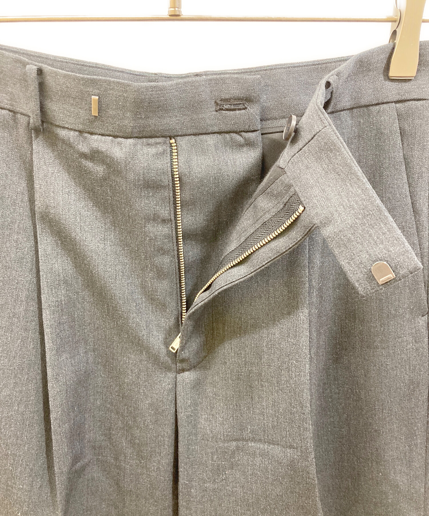 中古・古着通販】ATON (エイトン) ウールギャバジンタックワイドパンツ