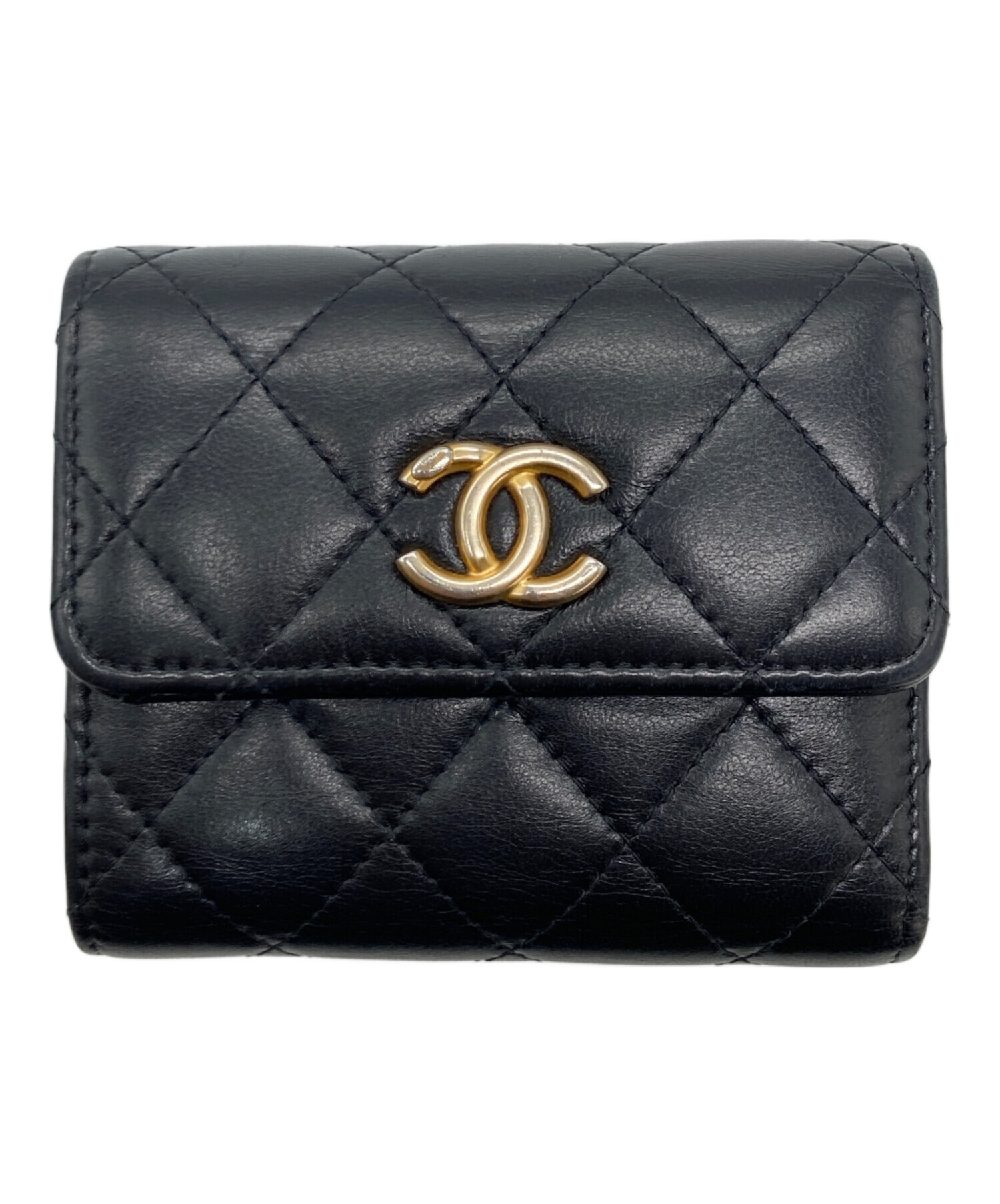 CHANEL 三つ折財布 【公式通販】